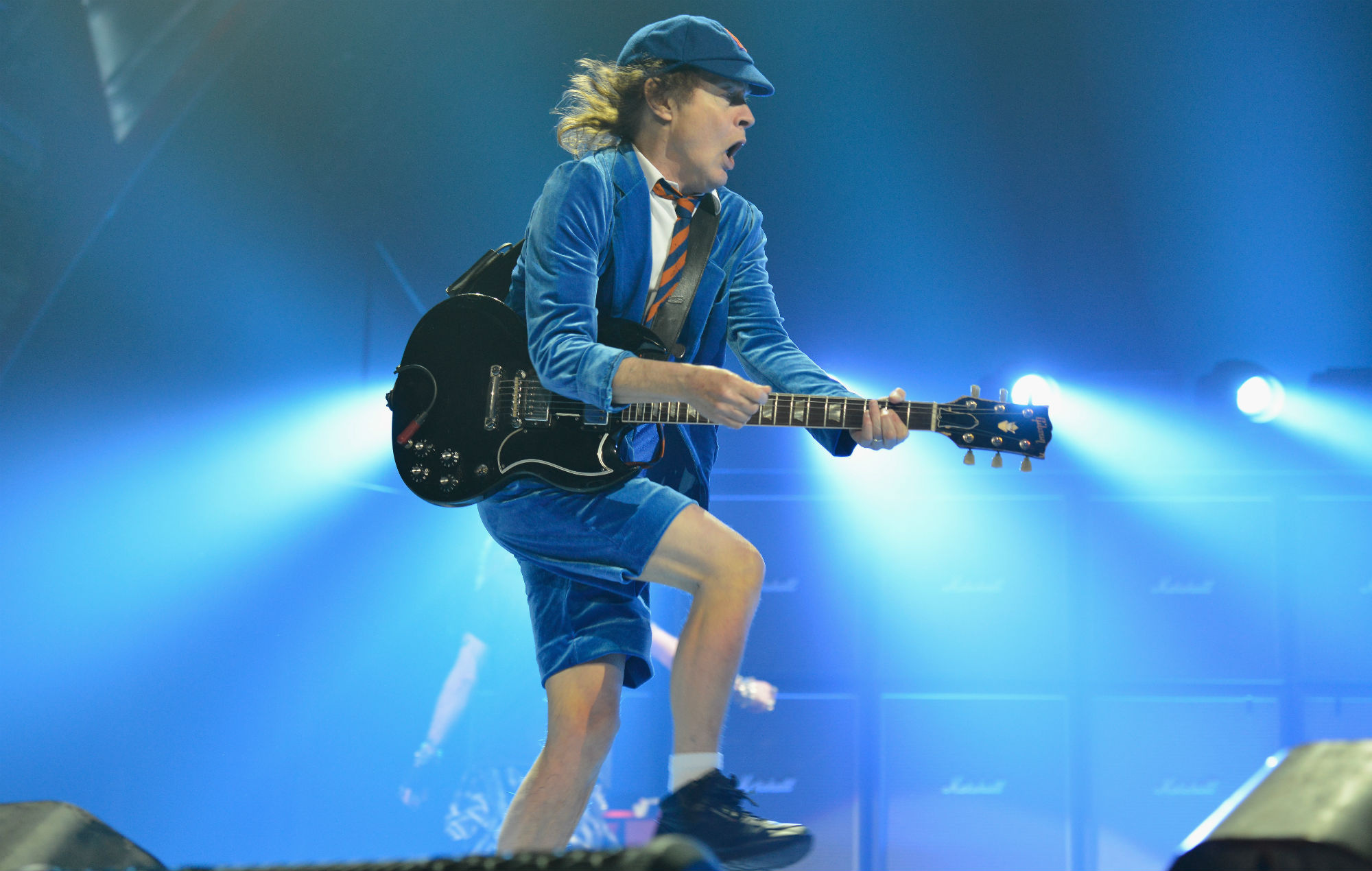 Angus Young, AC/DC regrets, Love song confession, Rock music history, 2000x1270 HD Desktop