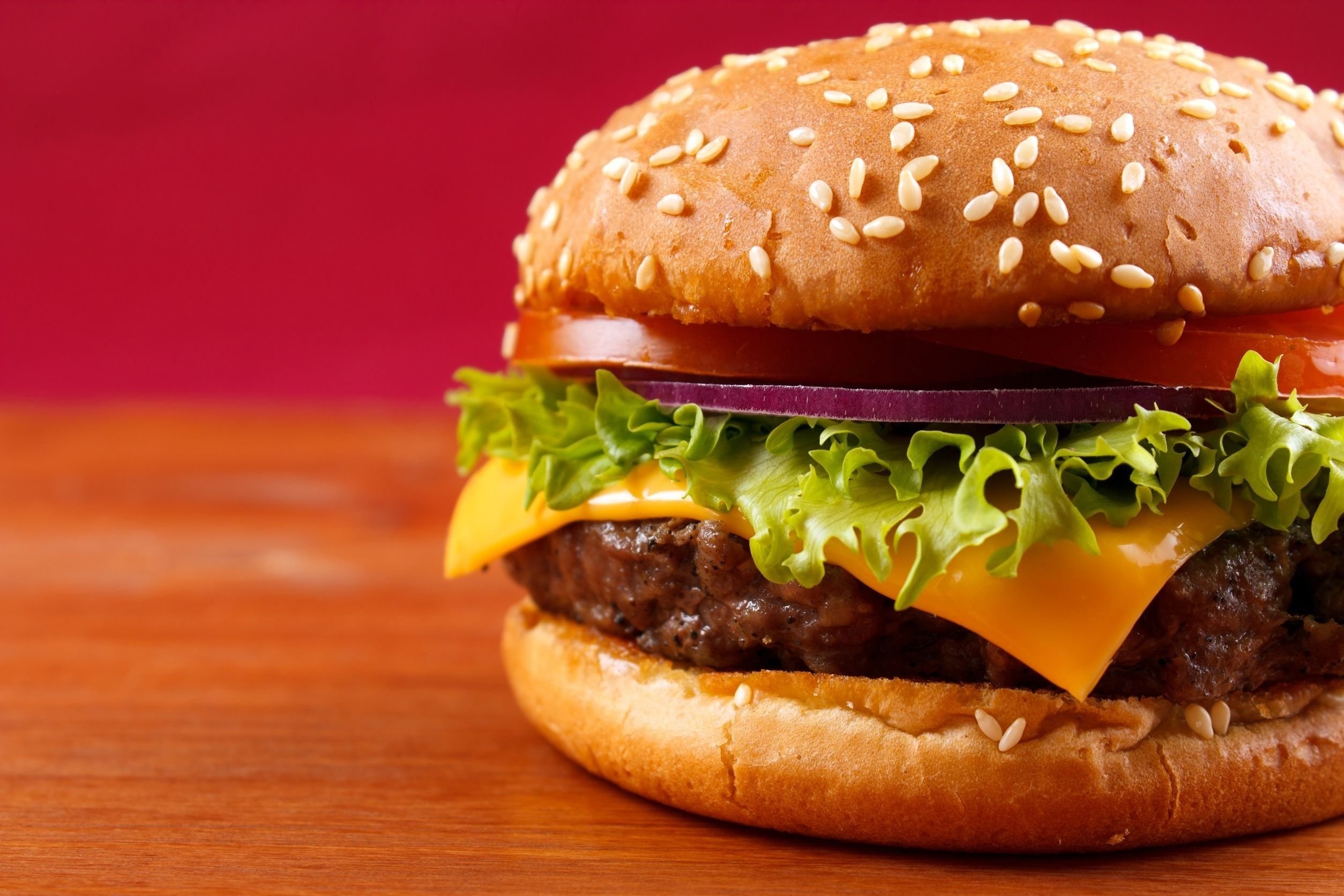 Hamburger: Comprise 71% of the beef served in commercial restaurants. 2510x1680 HD Background.