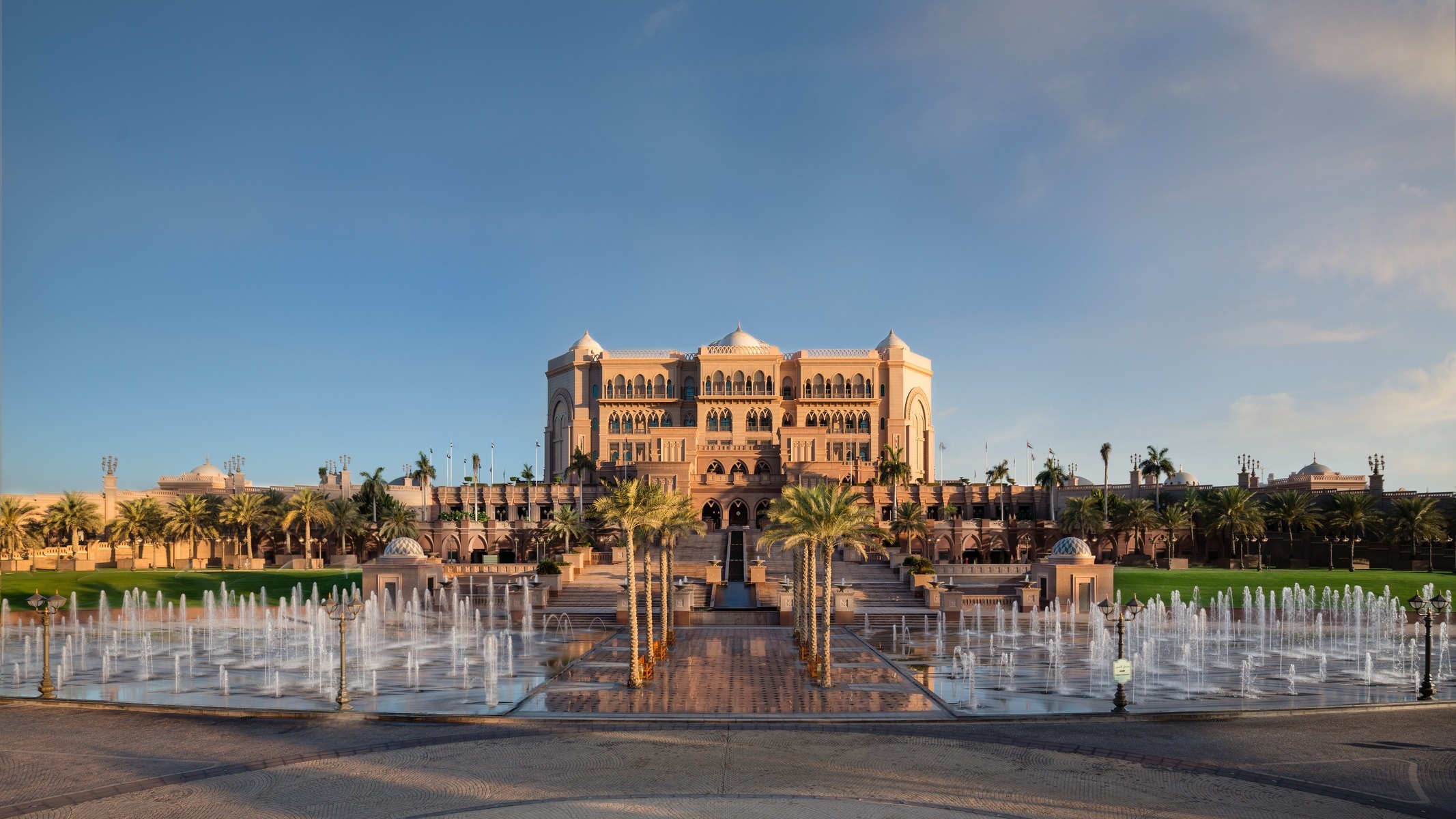 Palace: Emirates Palace, Designed by WATG Architects, Managed by Mandarin Oriental. 2140x1200 HD Wallpaper.