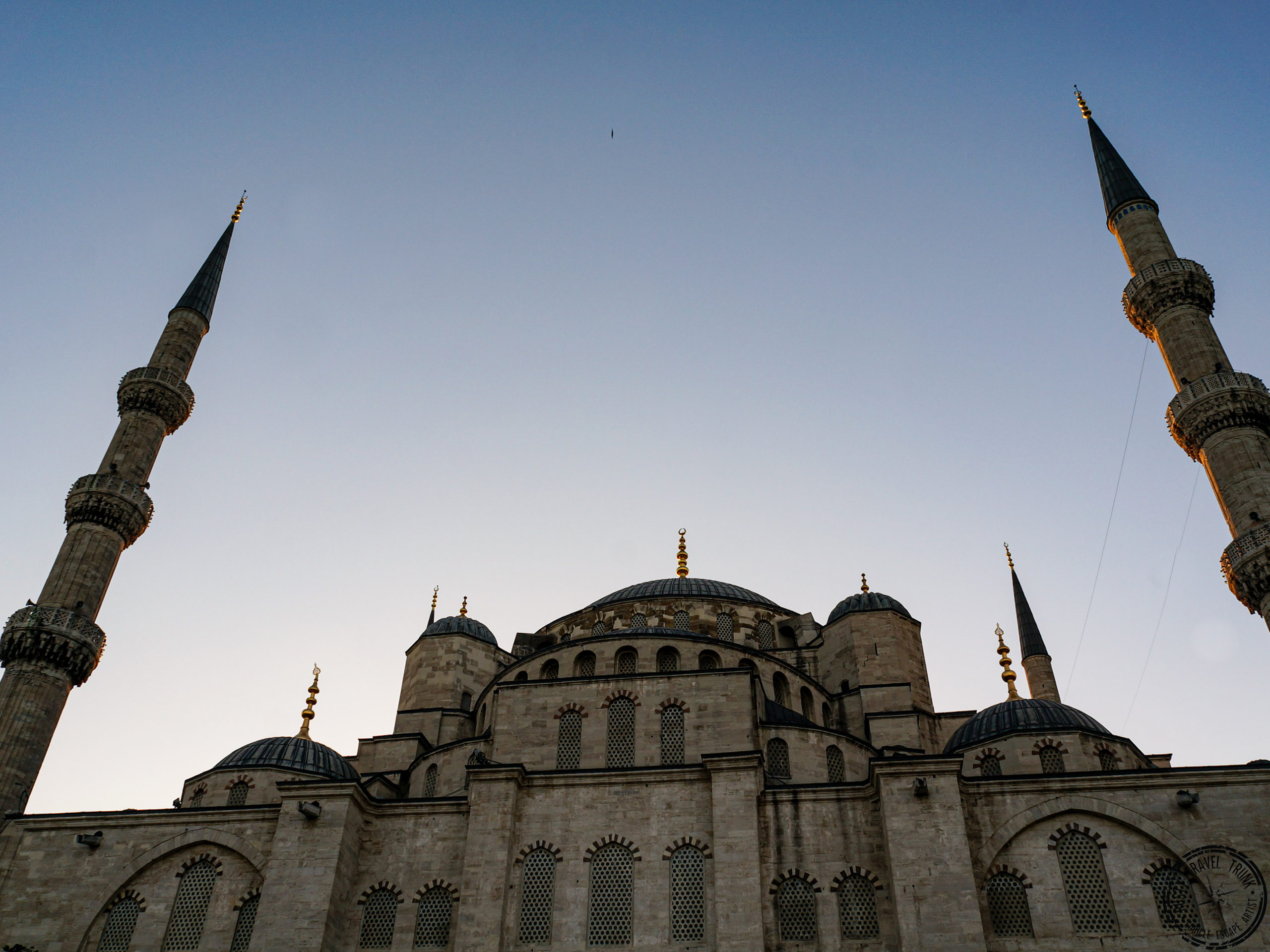 Famous Blue Mosque, Istanbul, Rusty Travel Trunk, Architecture, 2560x1920 HD Desktop