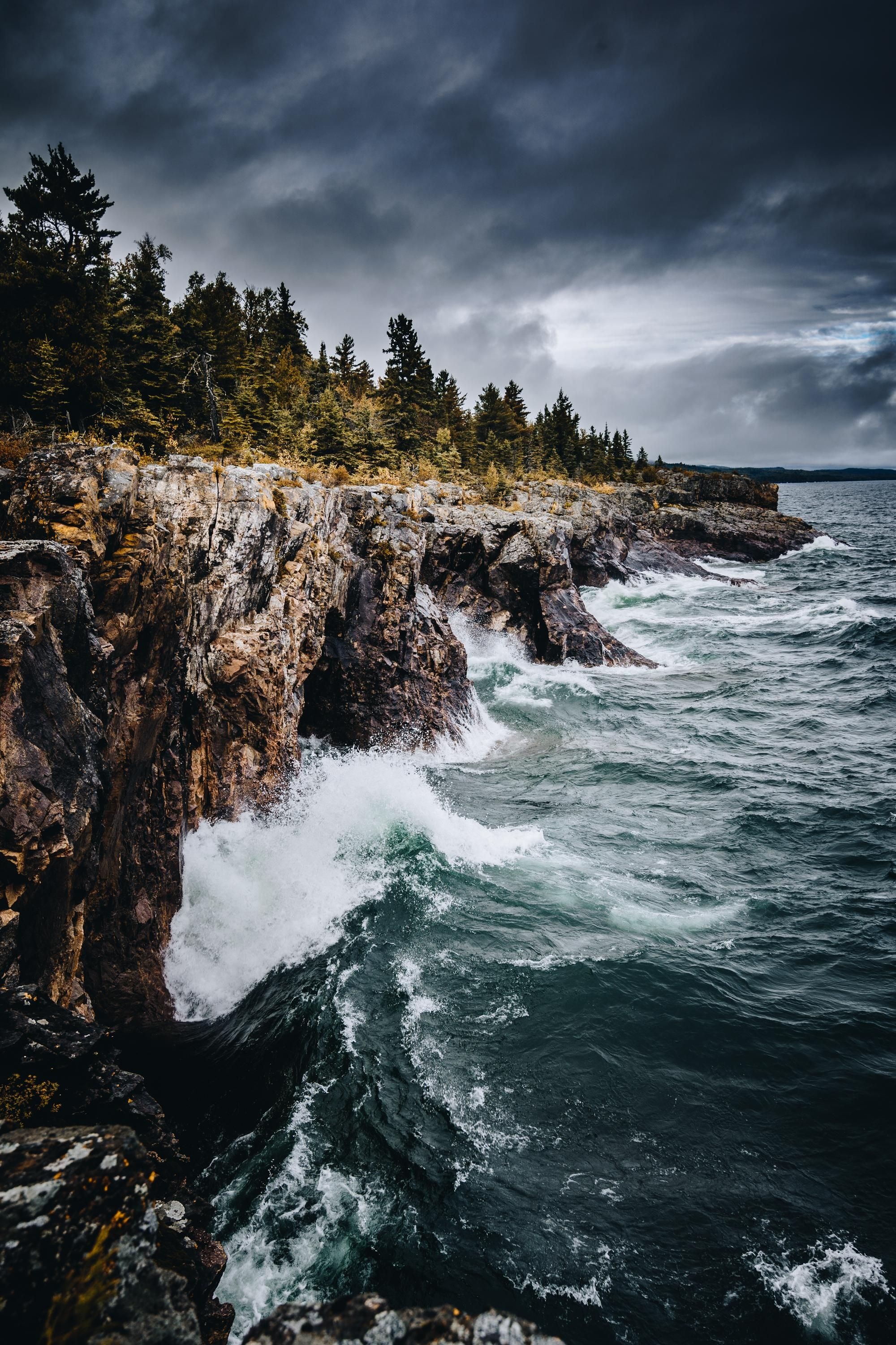 November gales, Lake Superior, Tettegouche, 2000x3000 HD Handy