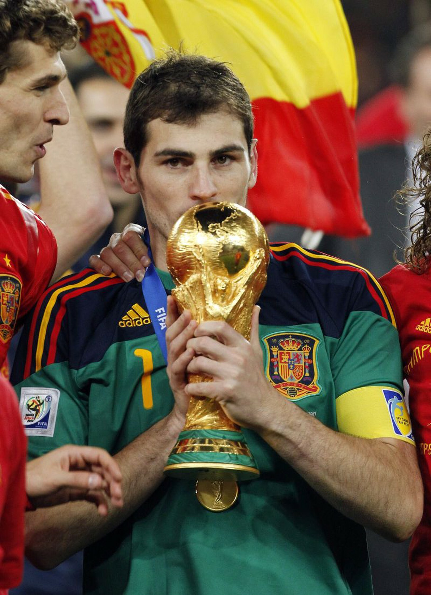 Iker Casillas: Football player, Retired from the game in 2019 with plenty of medals and trophies. 1630x2260 HD Wallpaper.