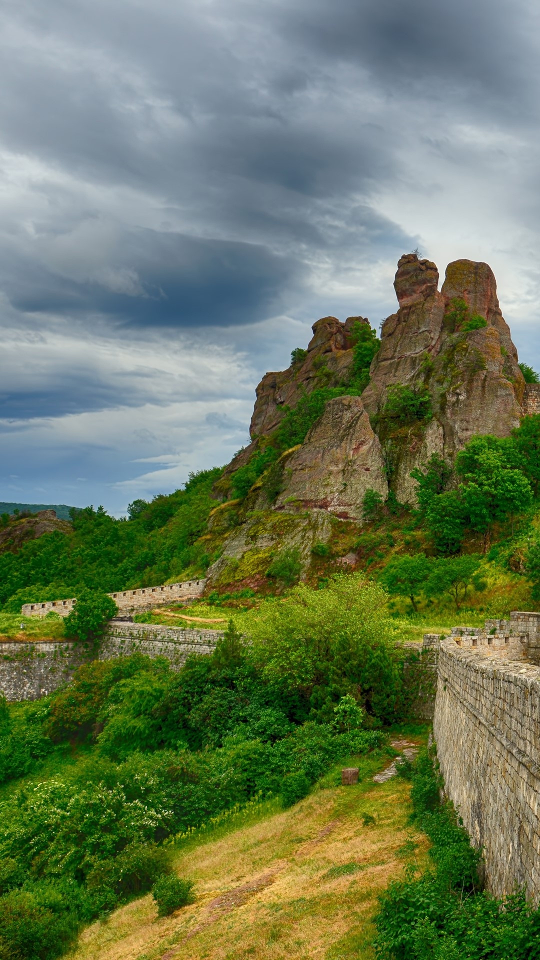 Belogradchik rocks fortress, Bulgarian stronghold, Windows 10 spotlight, Majestic landmark, 1080x1920 Full HD Handy