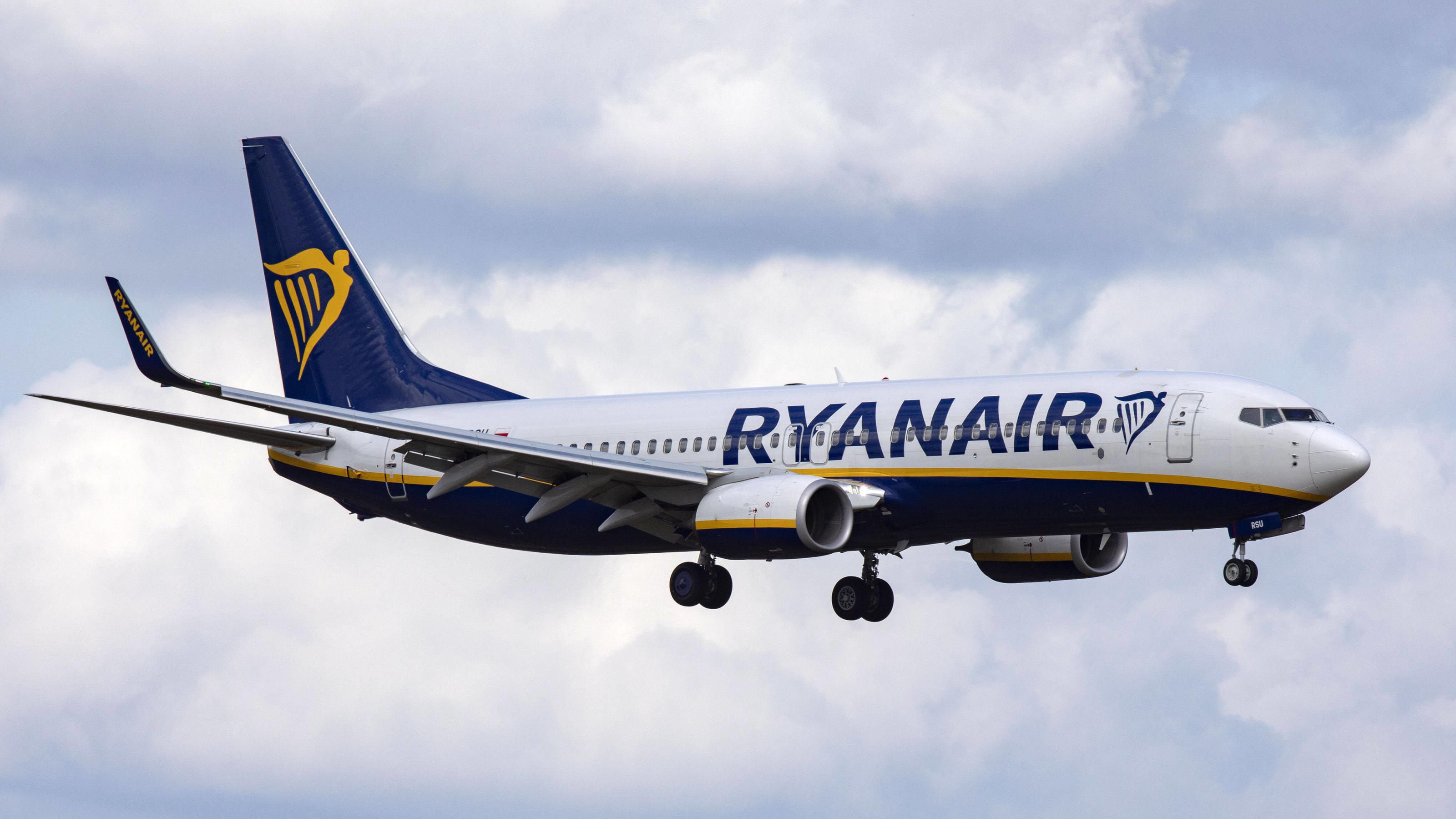 Ryanair, Corona lockdown, Flight resumption, In-flight facilities, 3200x1800 HD Desktop