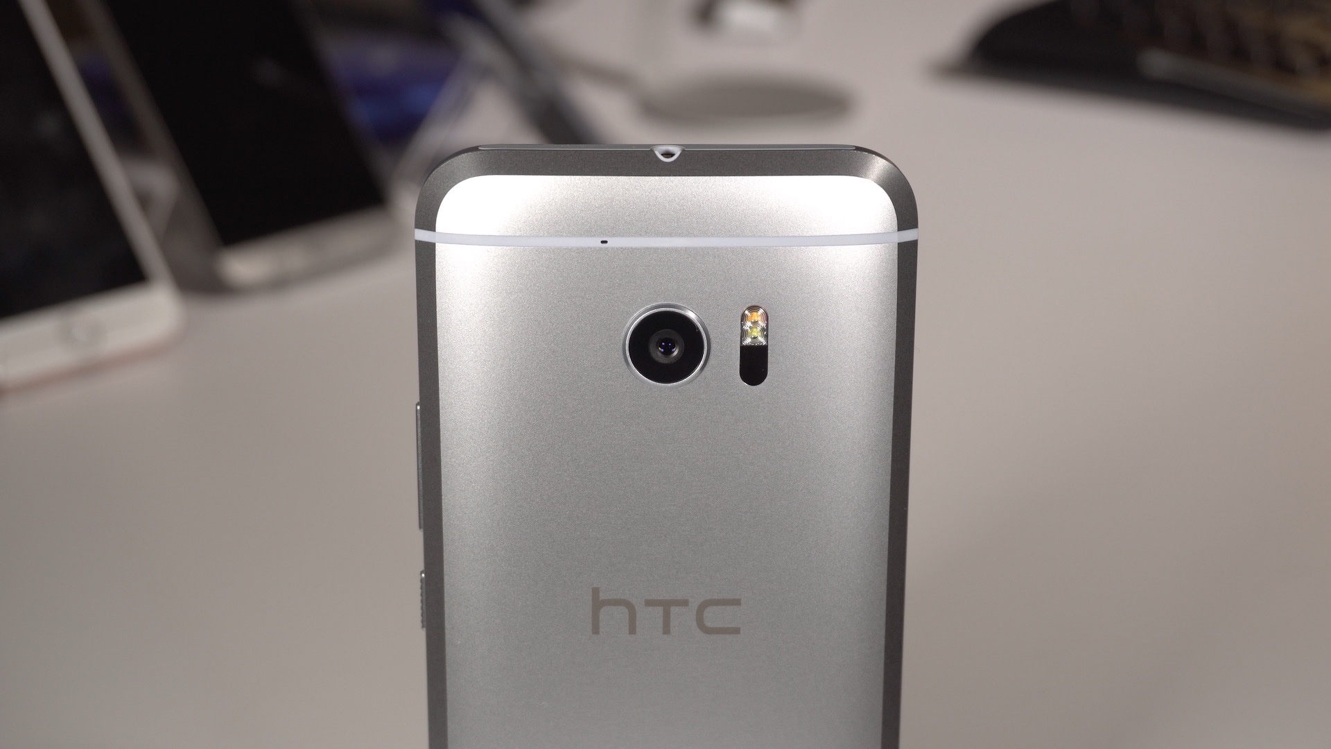 HTC Logo, First look hands on with the HTC 10, 1920x1080 Full HD Desktop