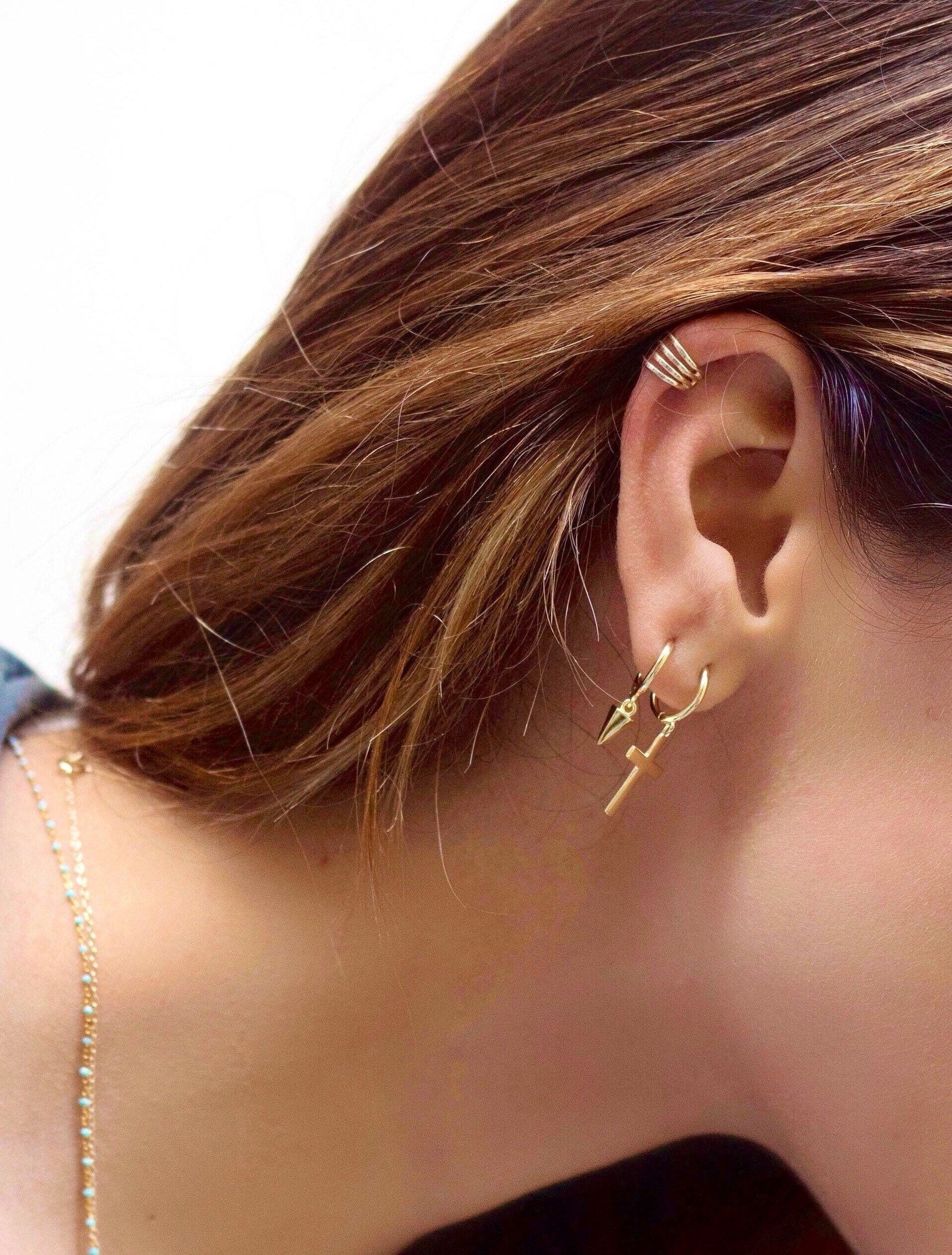 Dainty silver ear cuff, Gold plated details, Minimalist and elegant, Sophisticated and timeless, 1730x2280 HD Handy