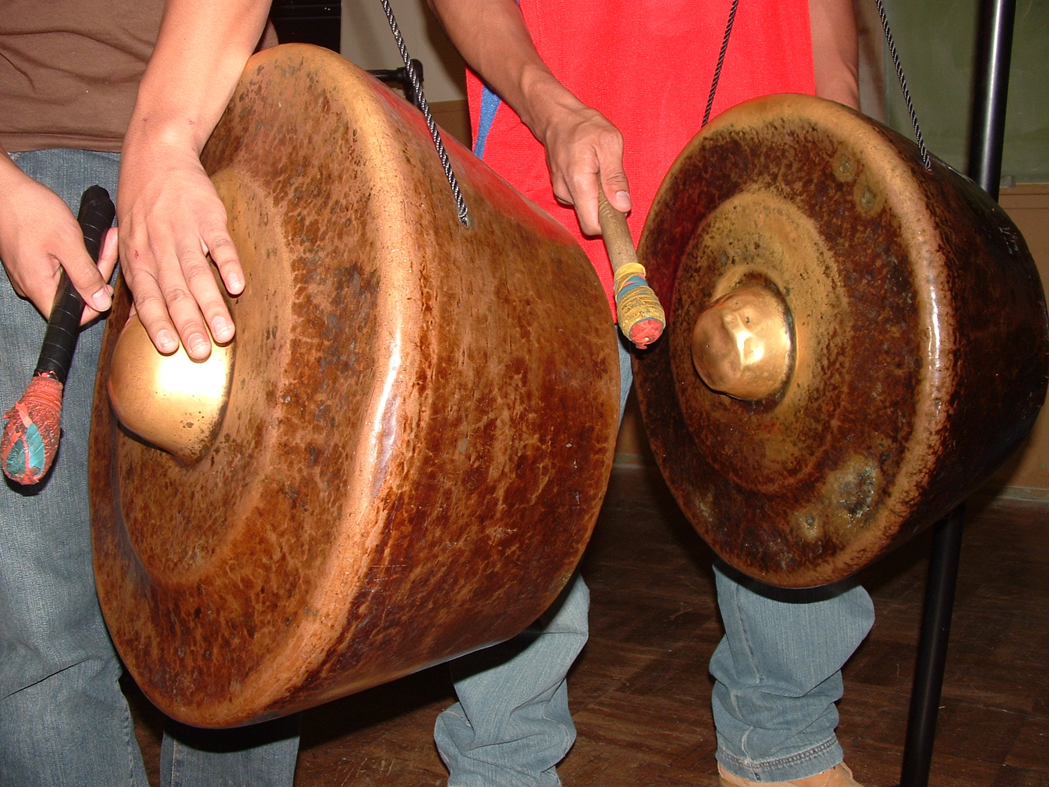 Gong: An Agung, A percussion instrument used by the ethnic groups in the Philippines. 2050x1540 HD Wallpaper.
