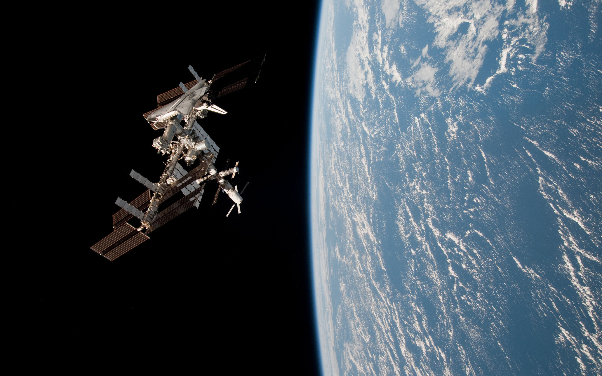 ISS: International Space Station, The US segment includes ten modules. 2560x1600 HD Background.