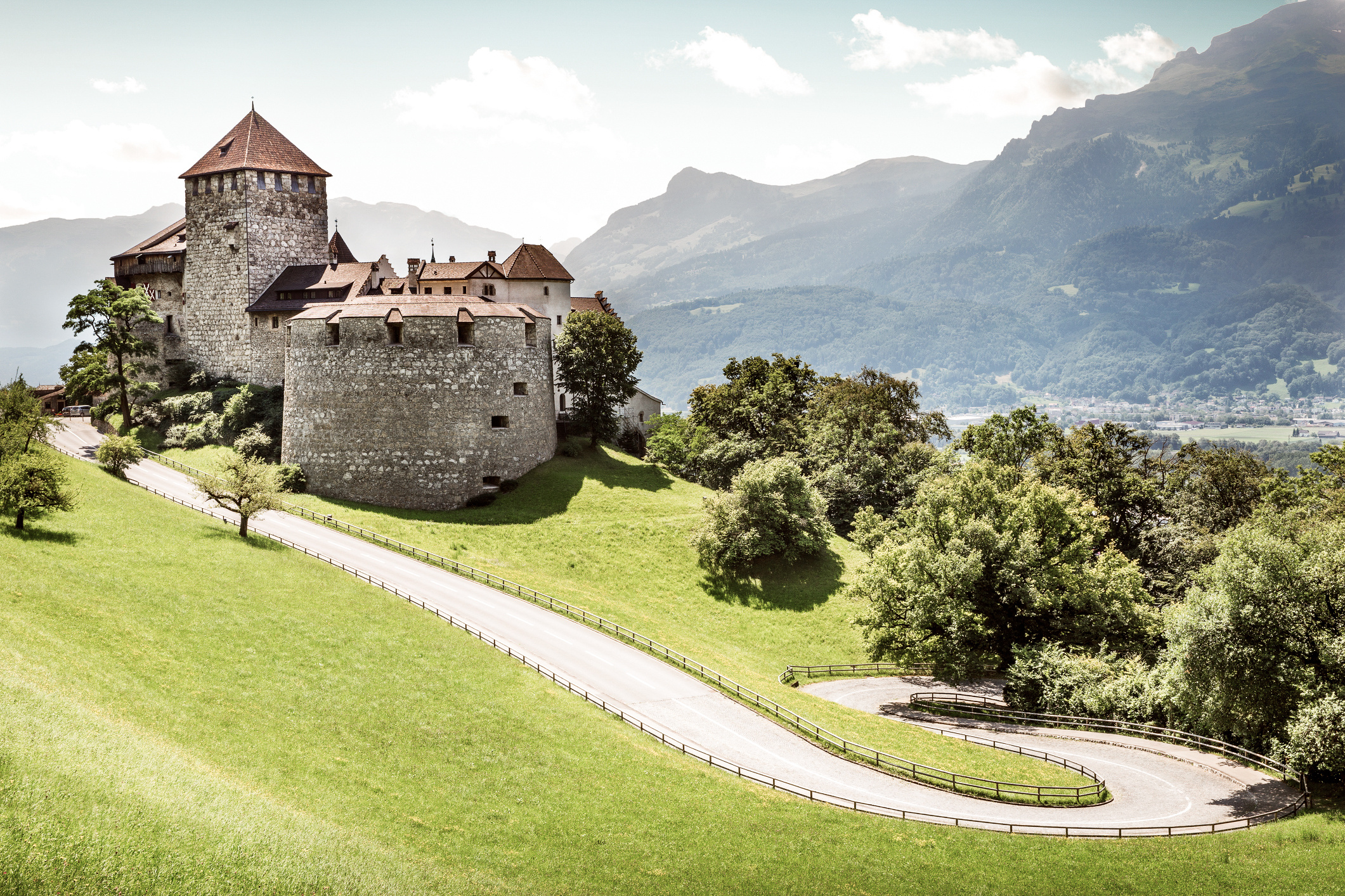 Liechtenstein Travels, Liechtenstein's expertise, Financial industry, Wealth management, 2130x1420 HD Desktop