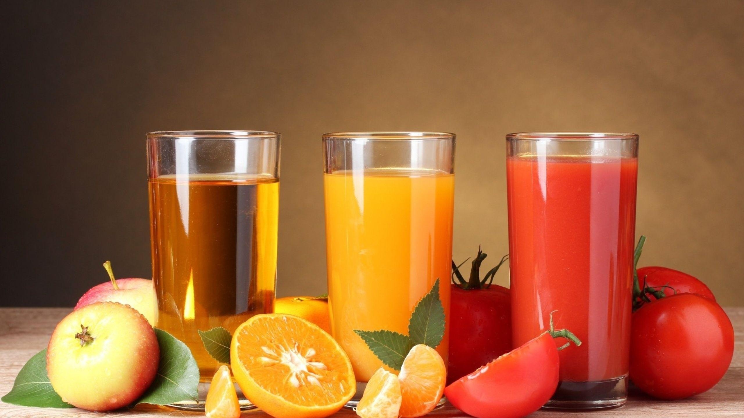 Artistic juice blend, Vibrant backgrounds, Citrus splashes, Refreshing visuals, 2560x1440 HD Desktop
