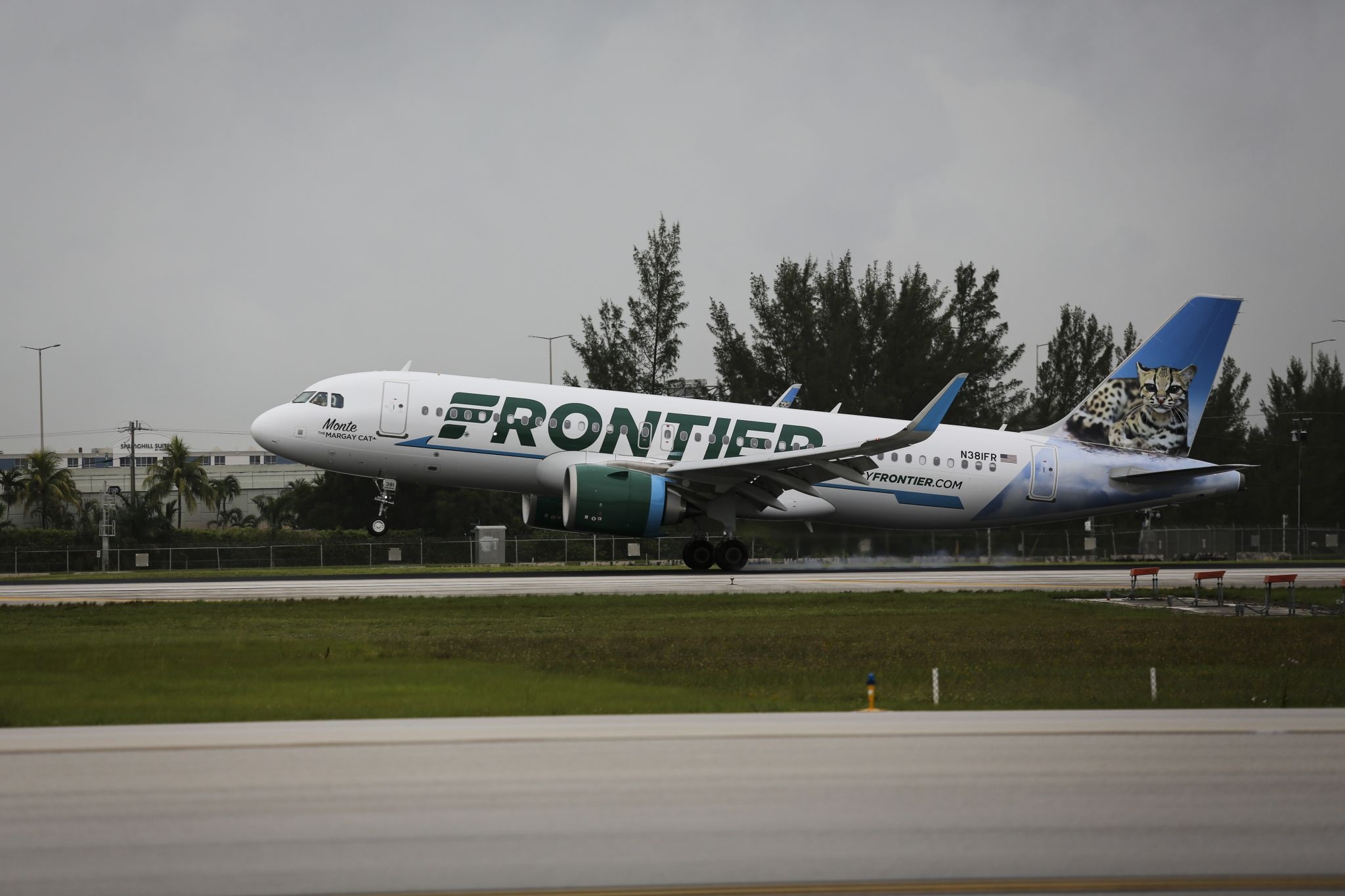 Frontier Airlines, Expands routes, Stewart, Fares, 2050x1370 HD Desktop