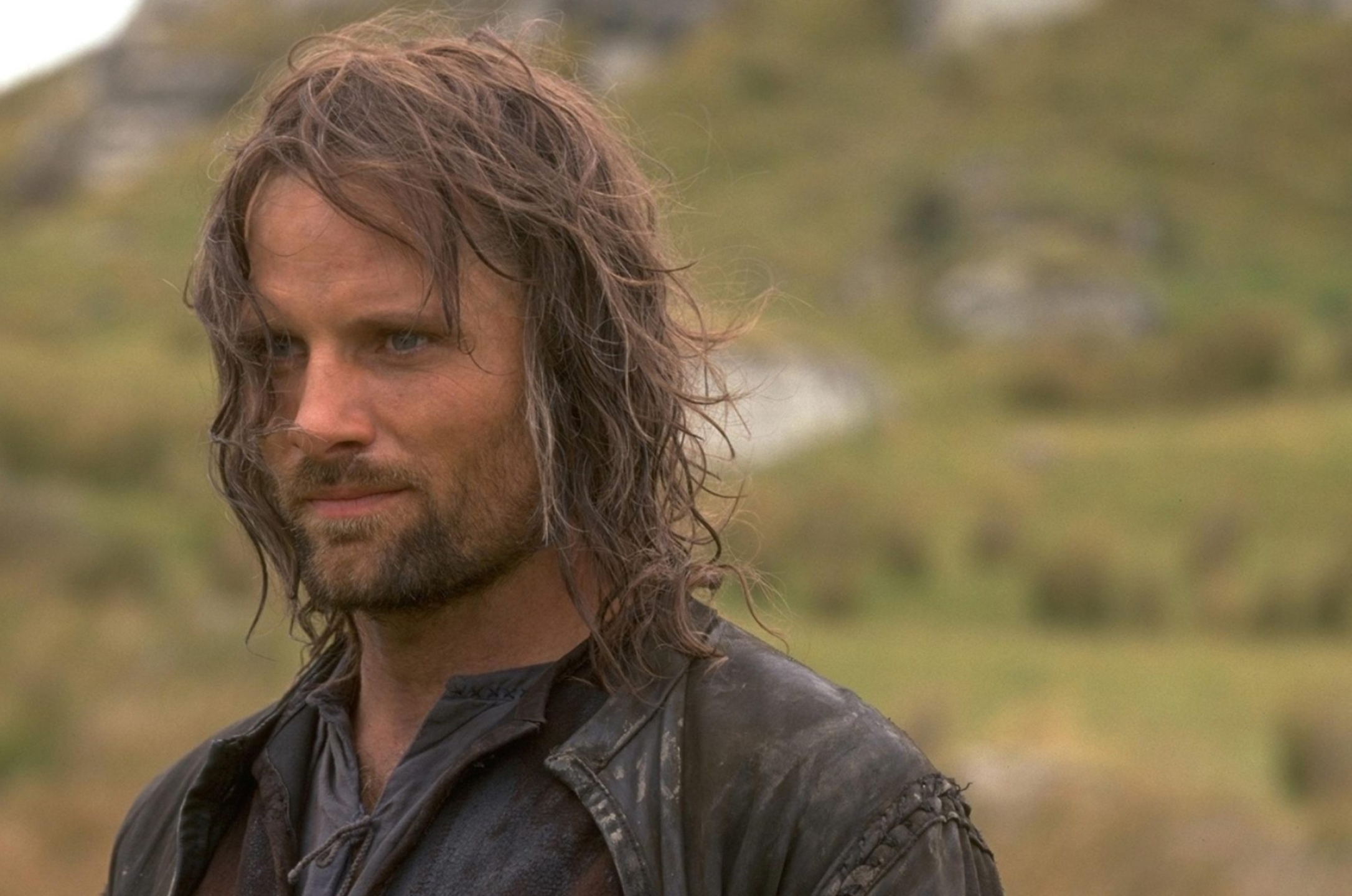 Viggo Mortensen, Iconic role, Aragorn portrayal, Fellowship of the Ring, 2180x1440 HD Desktop