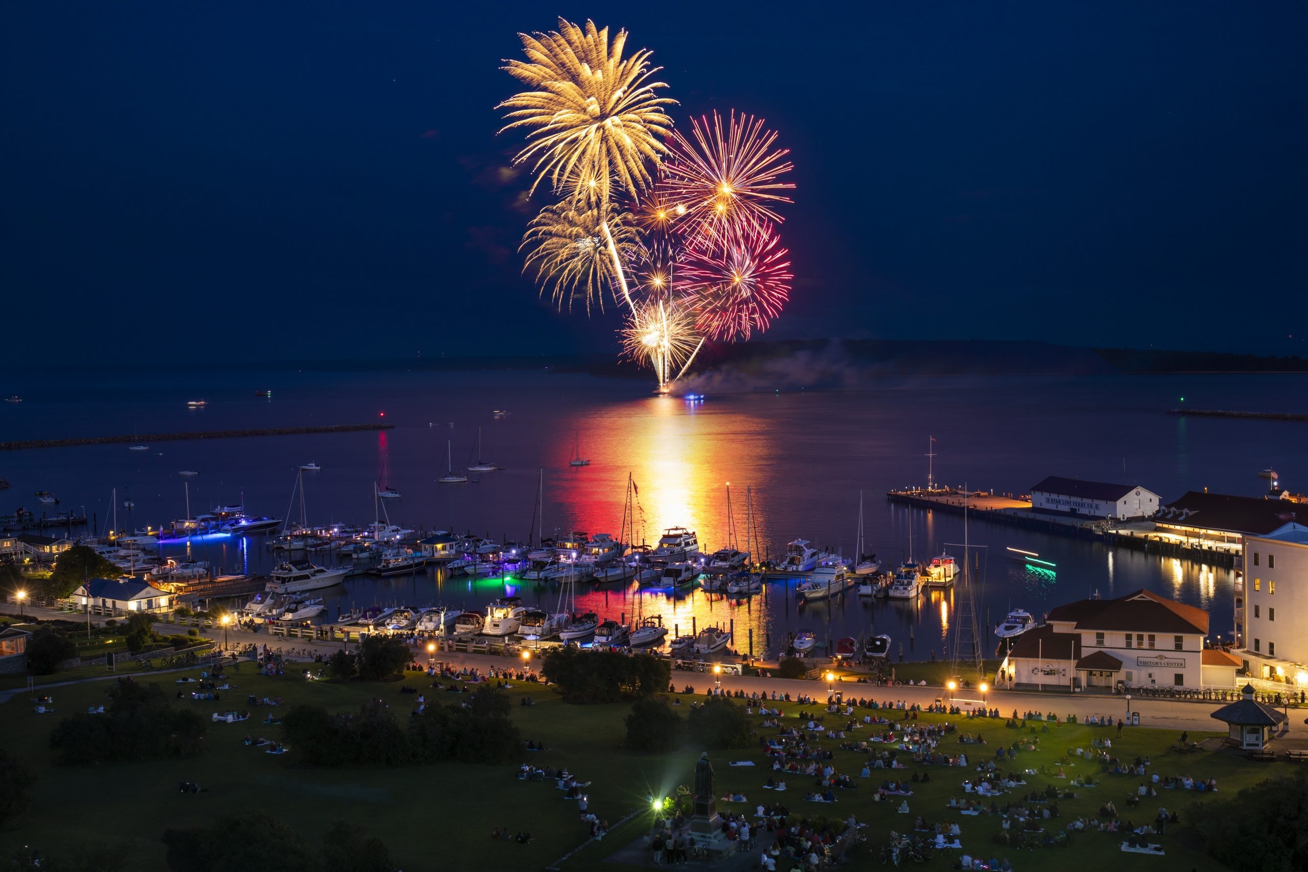 Mackinac Island, July 4th fireworks, Tourism Bureau, 2560x1710 HD Desktop