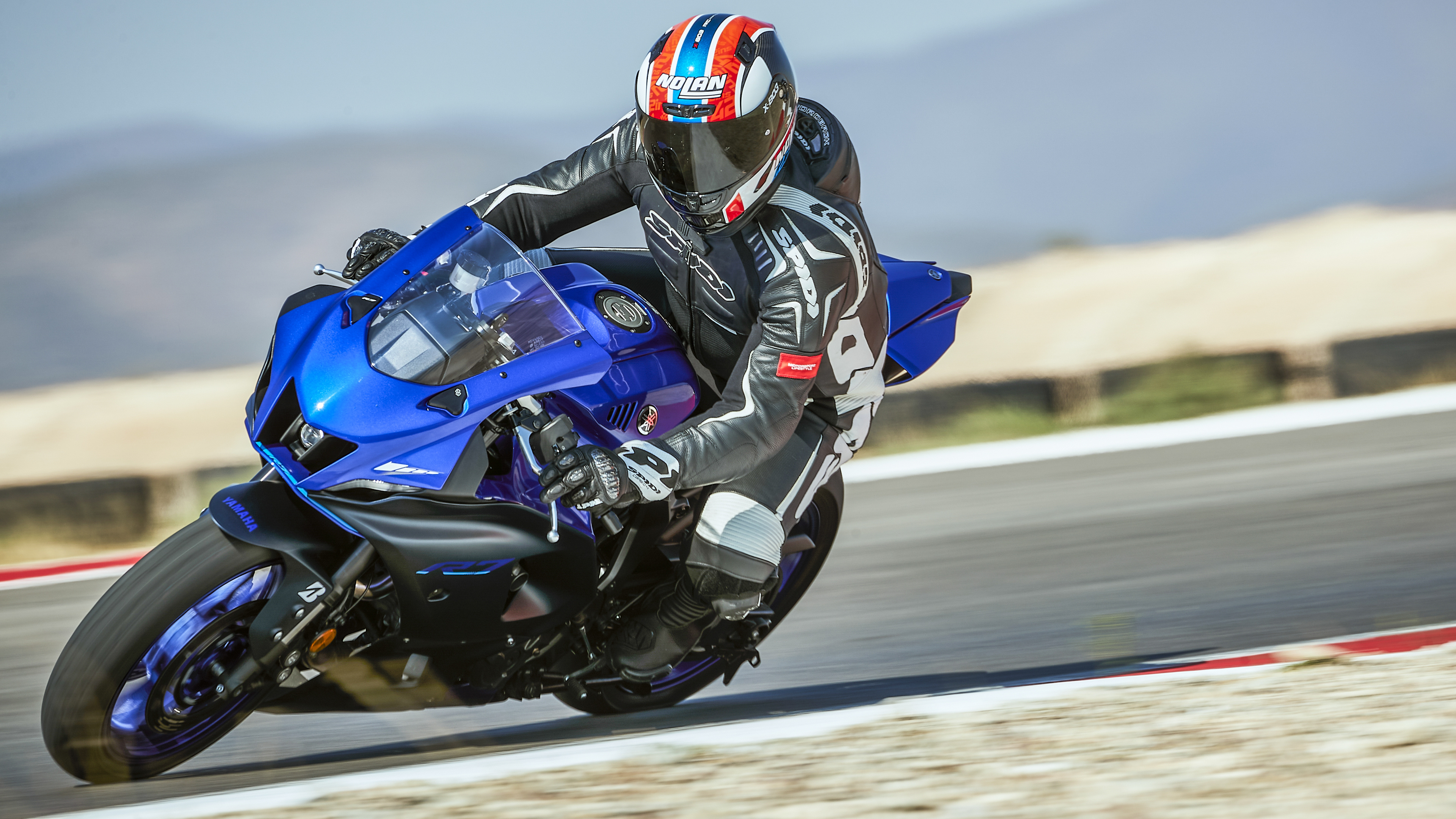 Yamaha YZF-R7, Sporty motorcycle, Dynamic performance, Two-wheeled power, 3840x2160 4K Desktop