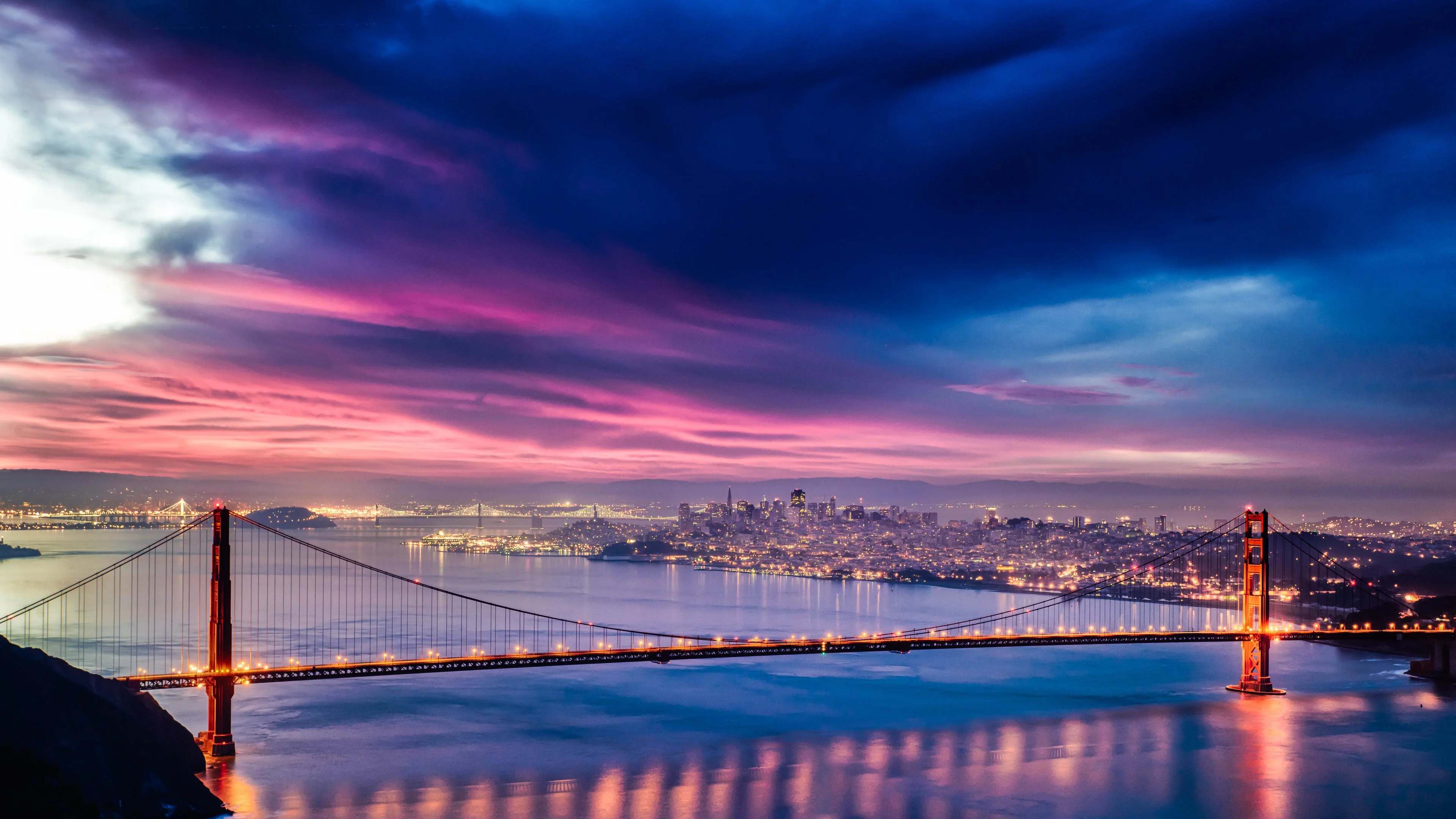 San Francisco: A suspension bridge spanning the Golden Gate. 3840x2160 4K Background.