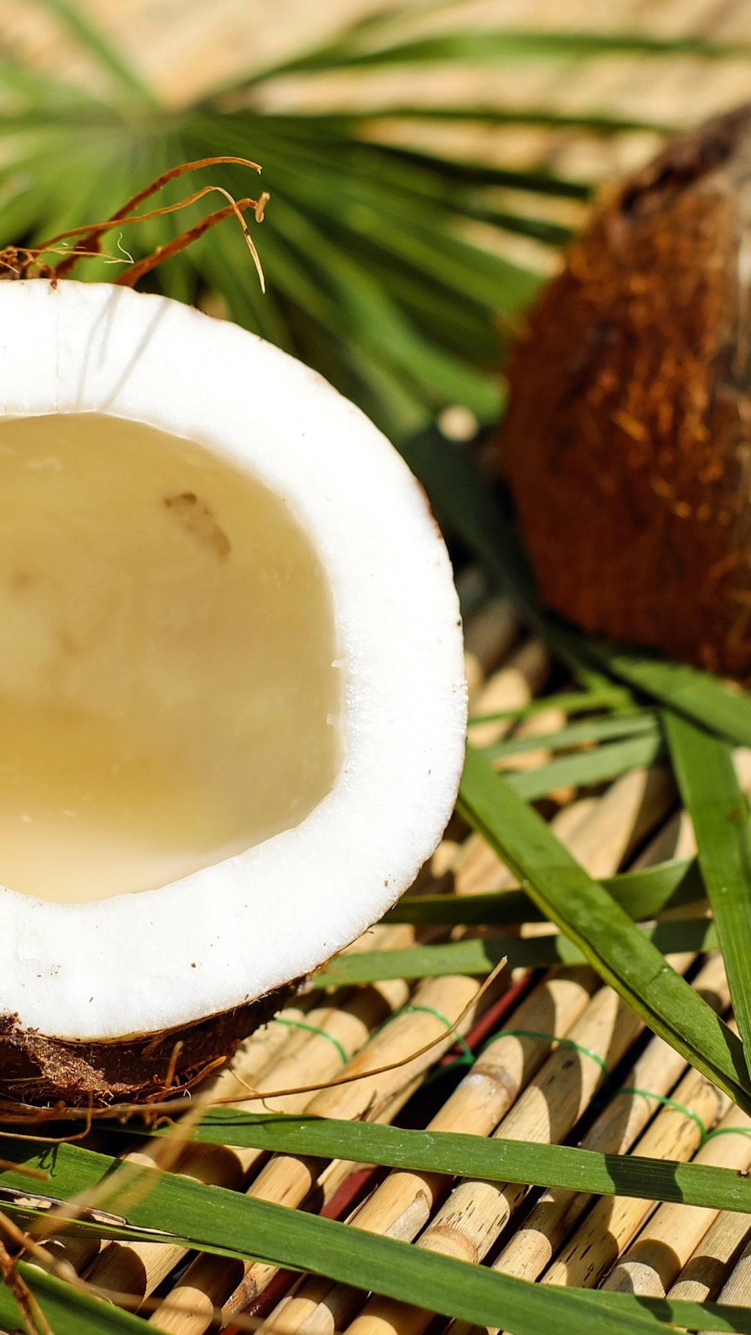Coconut: Contains numerous antioxidants that fight against factors causing cell damage. 1080x1920 Full HD Wallpaper.
