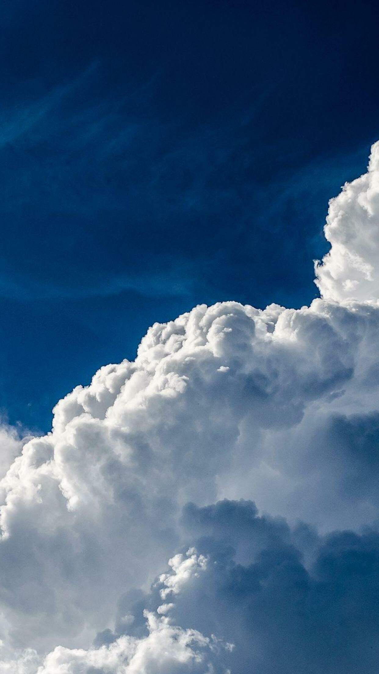 Clouds: Stratocumulus is a stratocumuliform cloud layer of limited convection. 1250x2210 HD Wallpaper.