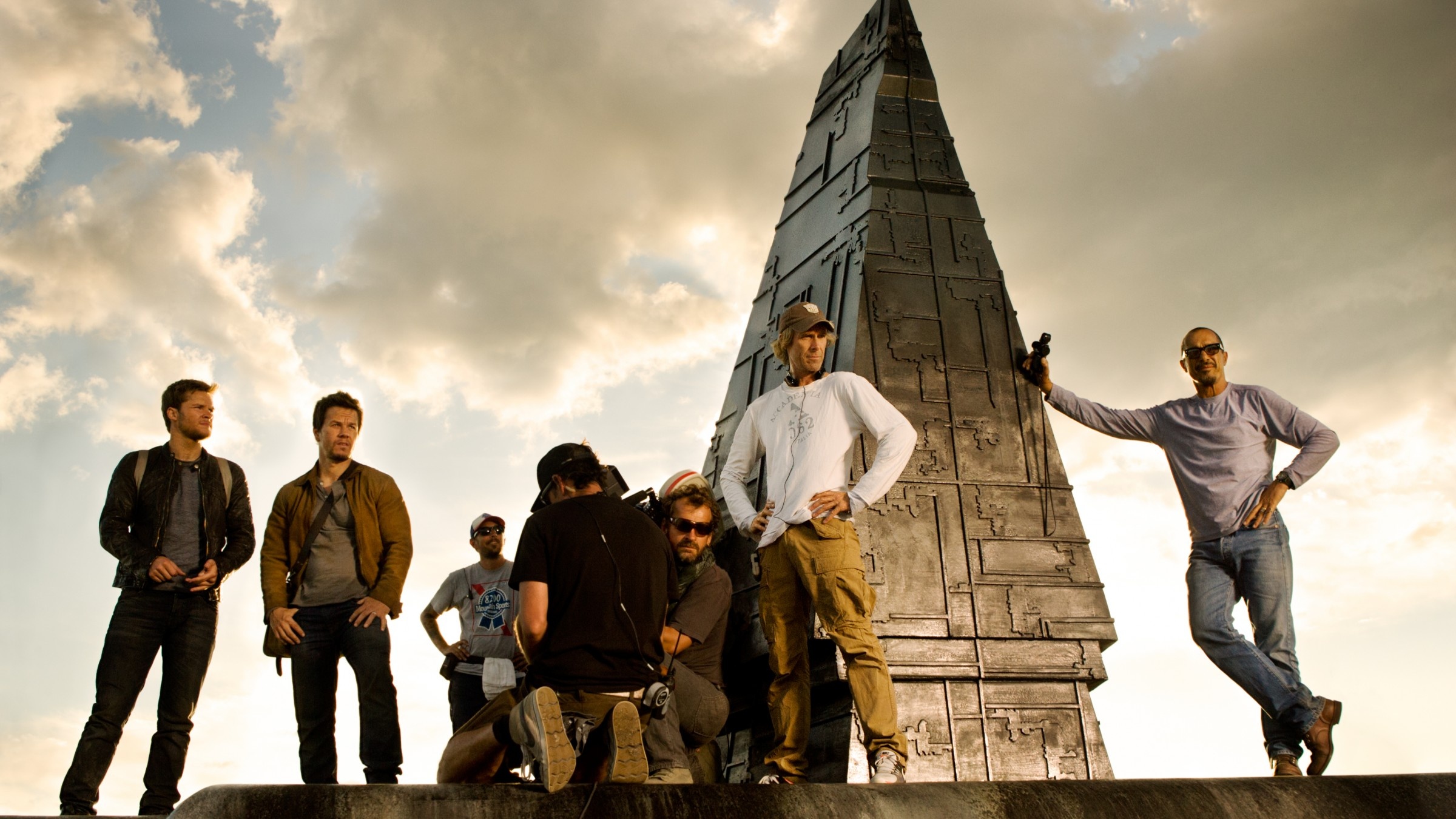 Behind-the-scenes breakdown, Michael Bay's action, Exciting sequence details, Video feature, 2400x1350 HD Desktop