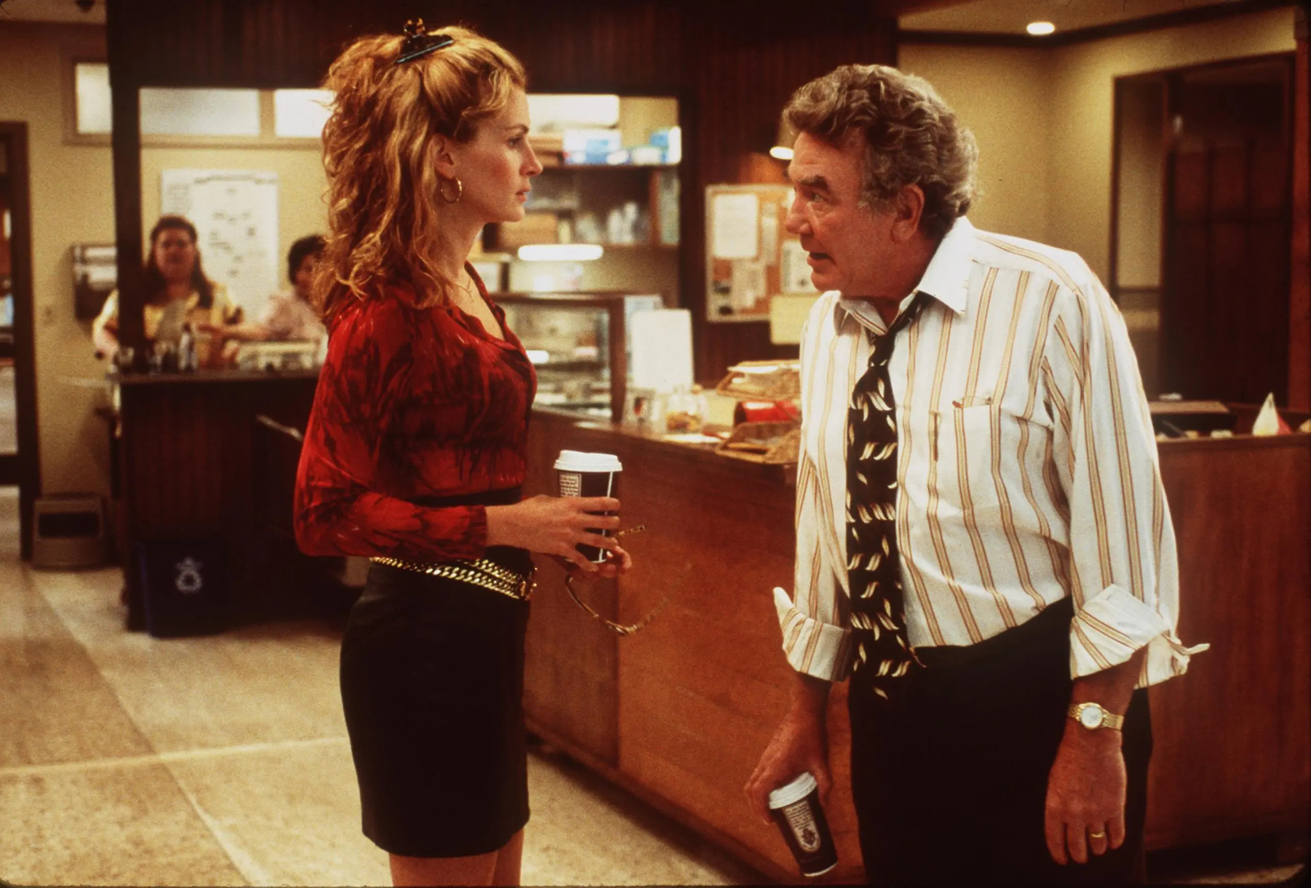 Erin Brokovich: Albert Finney as Edward L. Masry and Julia Roberts as titular character. 2570x1740 HD Background.