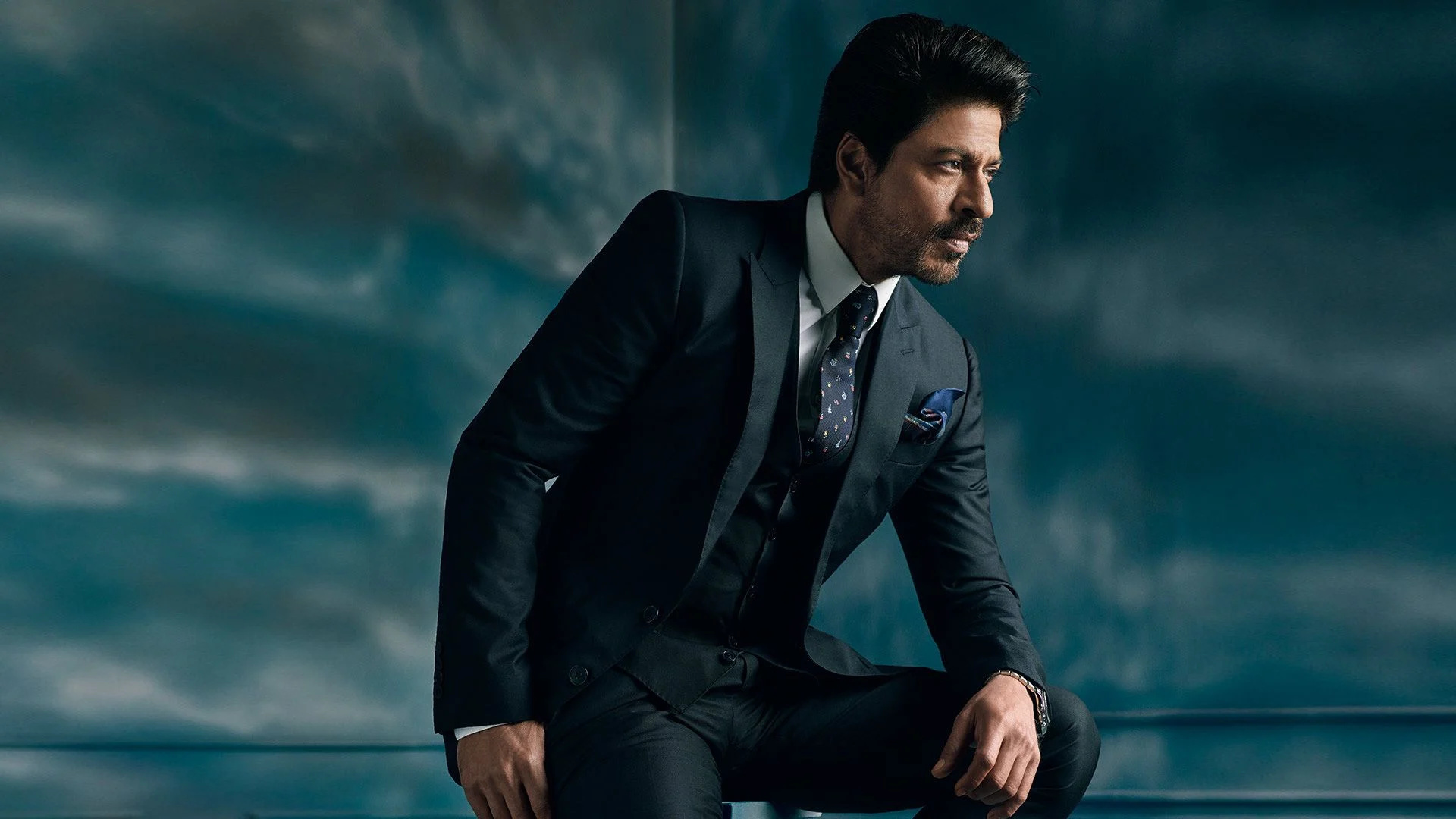 Shah Rukh Khan, HD wallpapers, Stunning visuals, Iconic pose, 1920x1080 Full HD Desktop