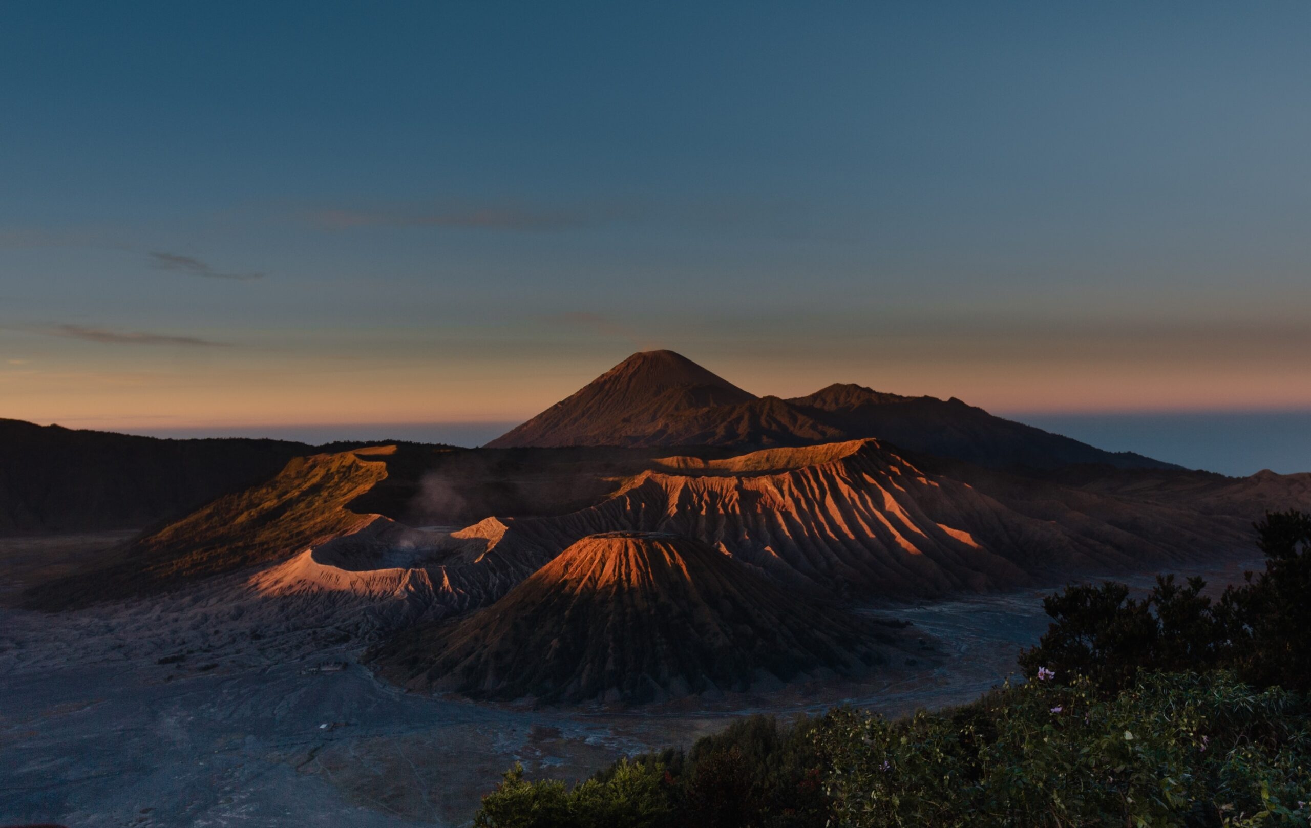 Mount Bromo, Vacation recommendation, Expat life, Indonesia, 2560x1620 HD Desktop