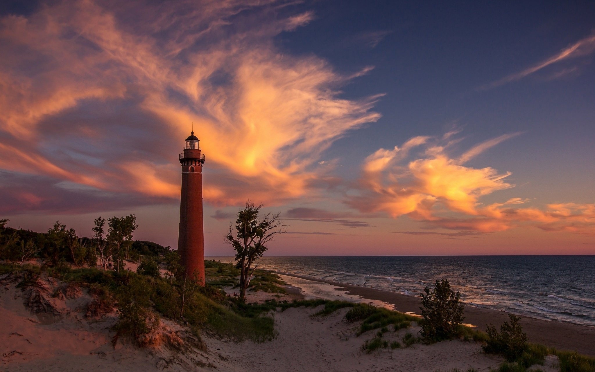 Michigan, Sunset beach, Lighthouse, Sand, 2050x1290 HD Desktop