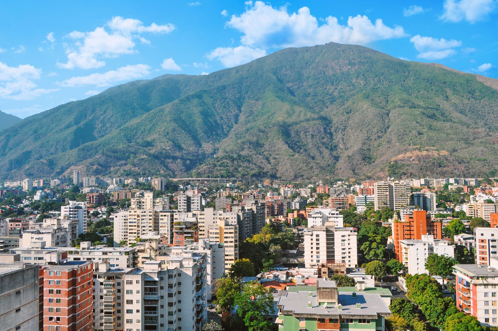 Caracas, Waves for Water, Humanitarian initiative, Supporting communities, 2050x1360 HD Desktop