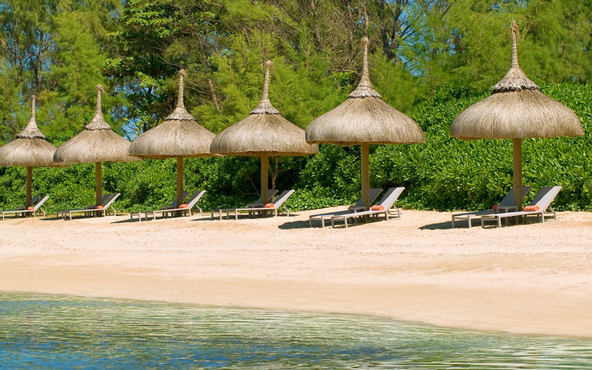 Mauritius Island, Thatched umbrellas, Beach paradise, Coastal scenery, 1920x1200 HD Desktop