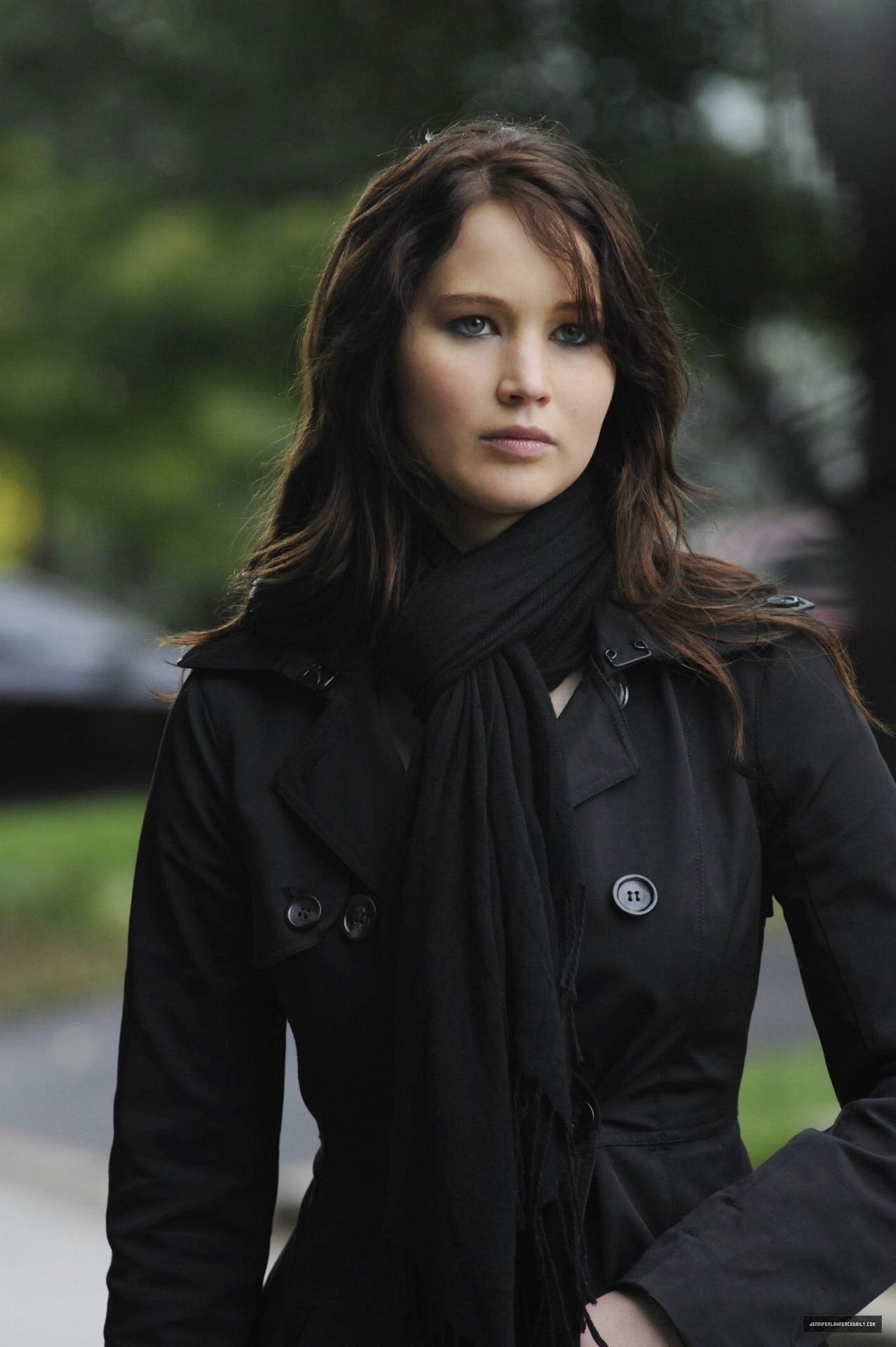 Silver Linings Playbook, Jennifer Lawrence's powerful performance, New stills of Tiffany, Compelling character portrayal, 1280x1920 HD Handy