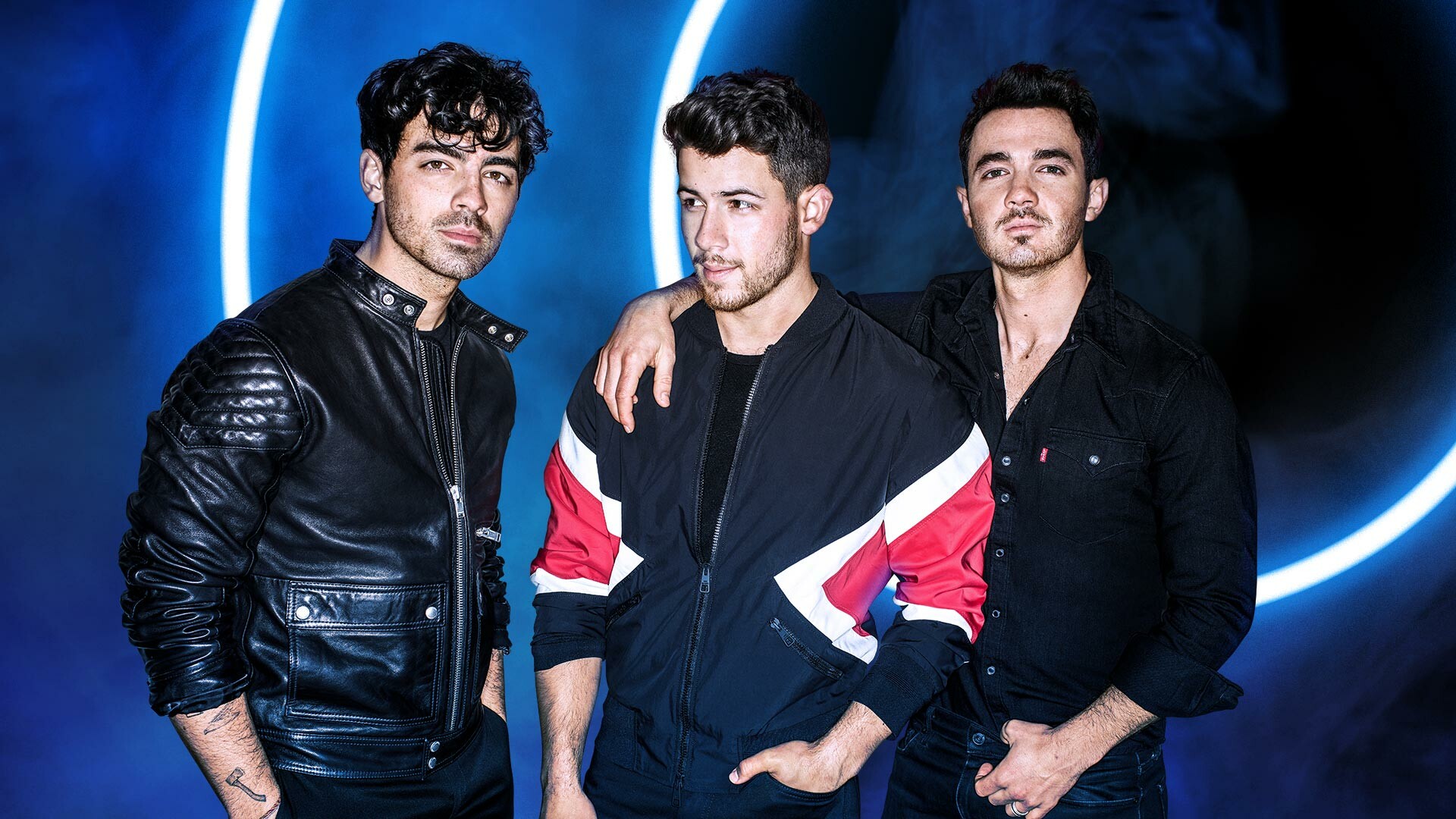 Jonas Brothers: Their album Lines, Vines and Trying Times debuted at number one on the Billboard 200. 1920x1080 Full HD Wallpaper.