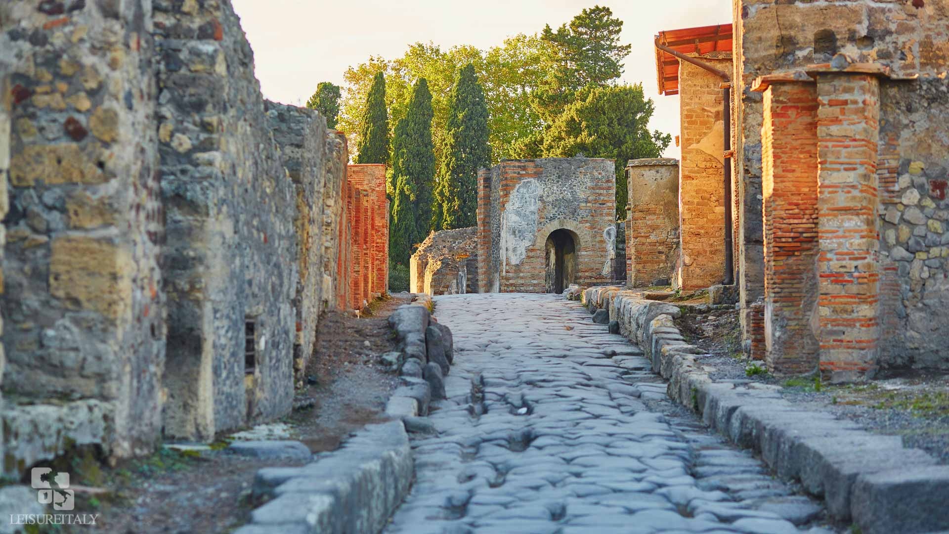 Ancient city, Pompeii tour, Wonders of Pompeii, Leisure in Italy, 1920x1080 Full HD Desktop