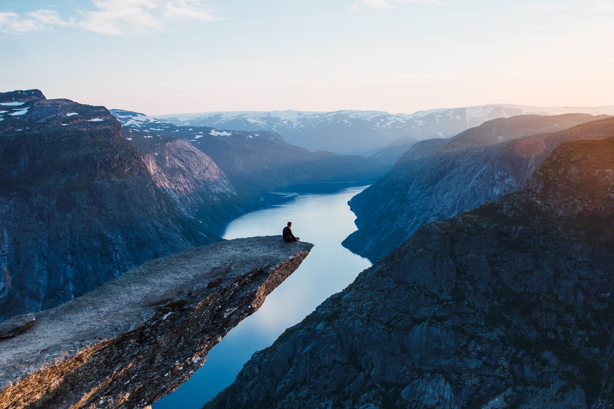 Mesmerizing Norway sunset, Majestic mountains and sky, Trolltunga wallpapers, Stunning backgrounds, 2000x1340 HD Desktop