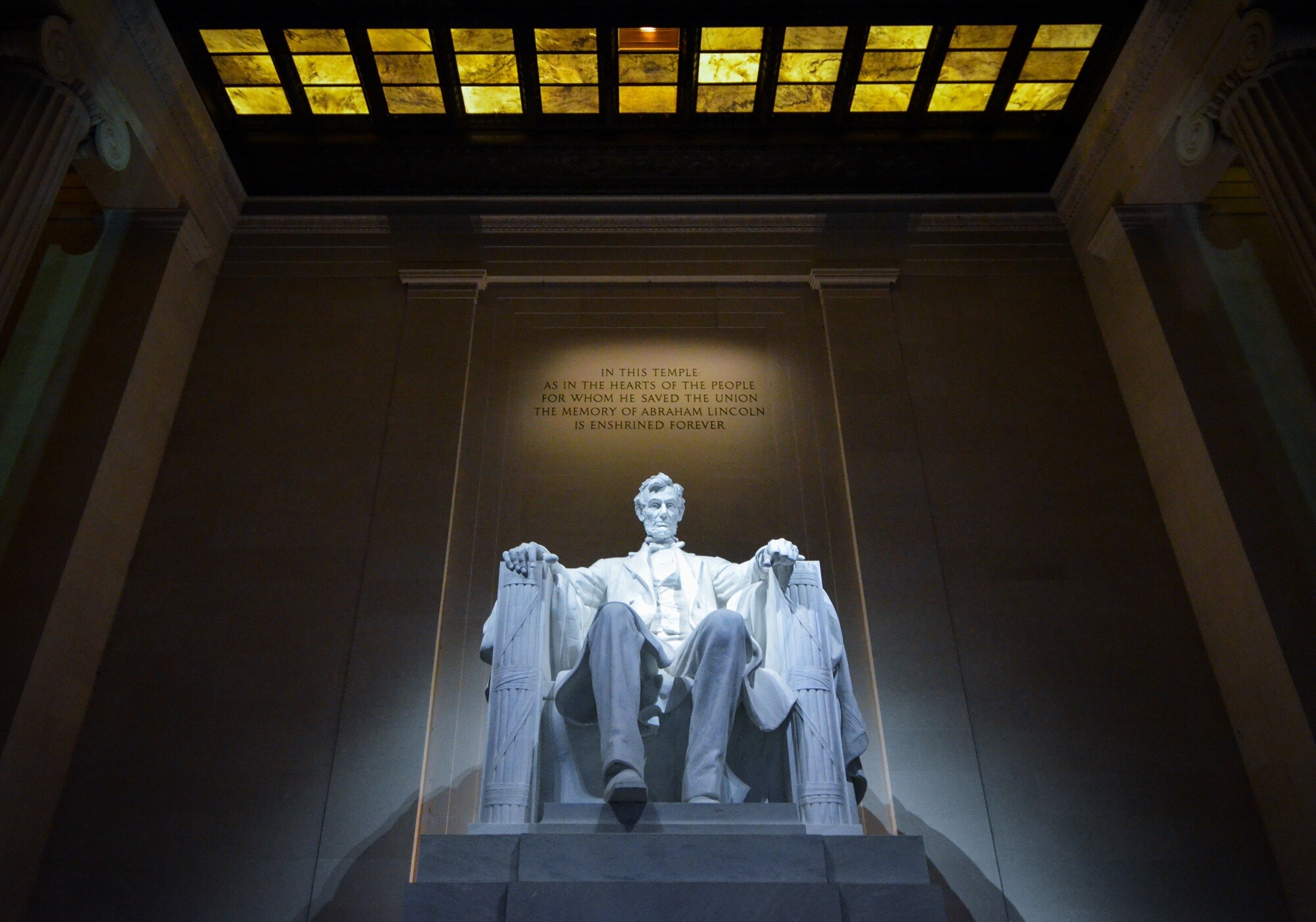 Lincoln Memorial: One of the most prominent American monuments, The President's statue. 2000x1410 HD Wallpaper.