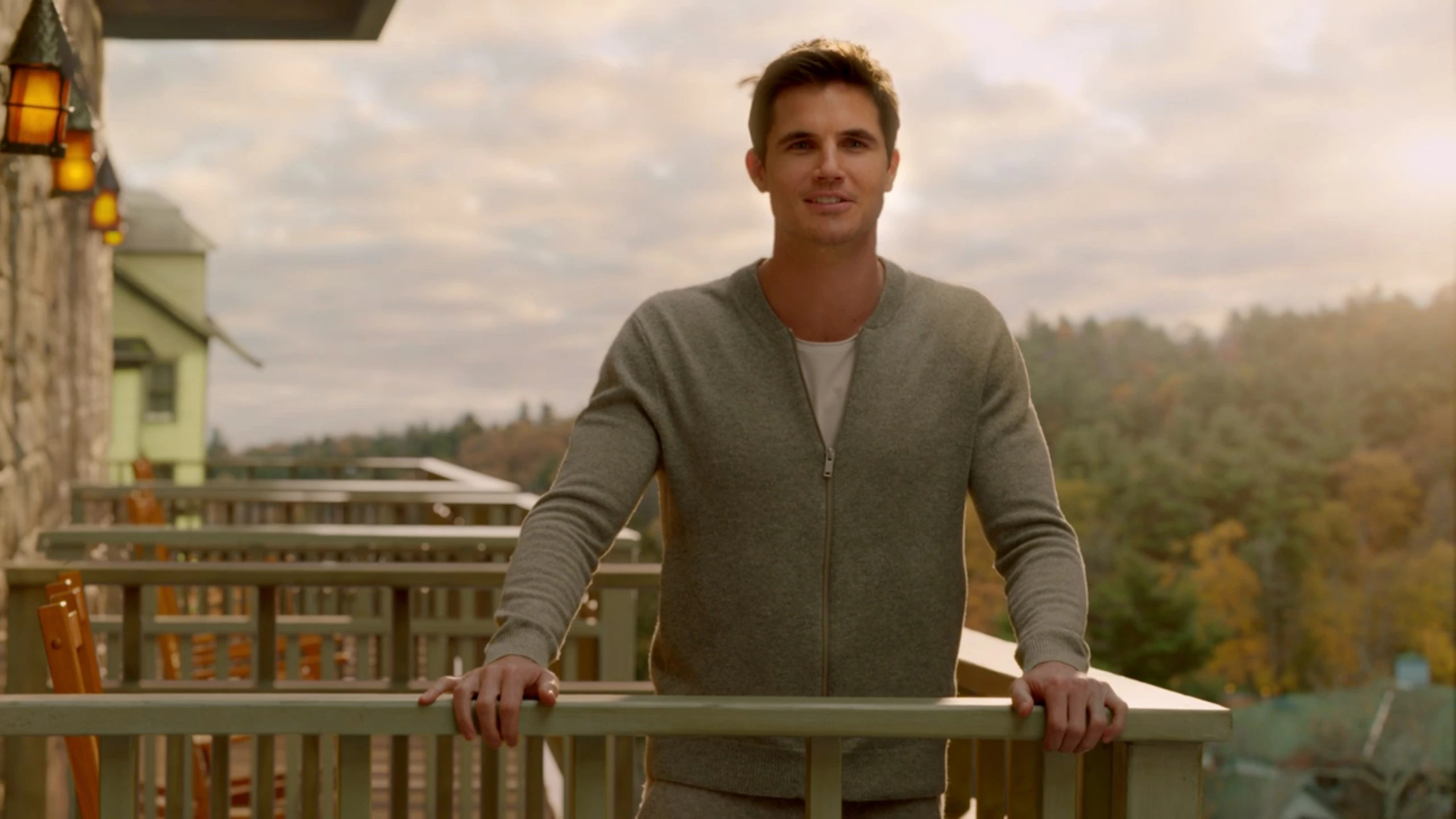 Upload (TV Series): Robbie Amell as Nathan Brown, a 27-year-old computer engineering grad. 2560x1440 HD Wallpaper.