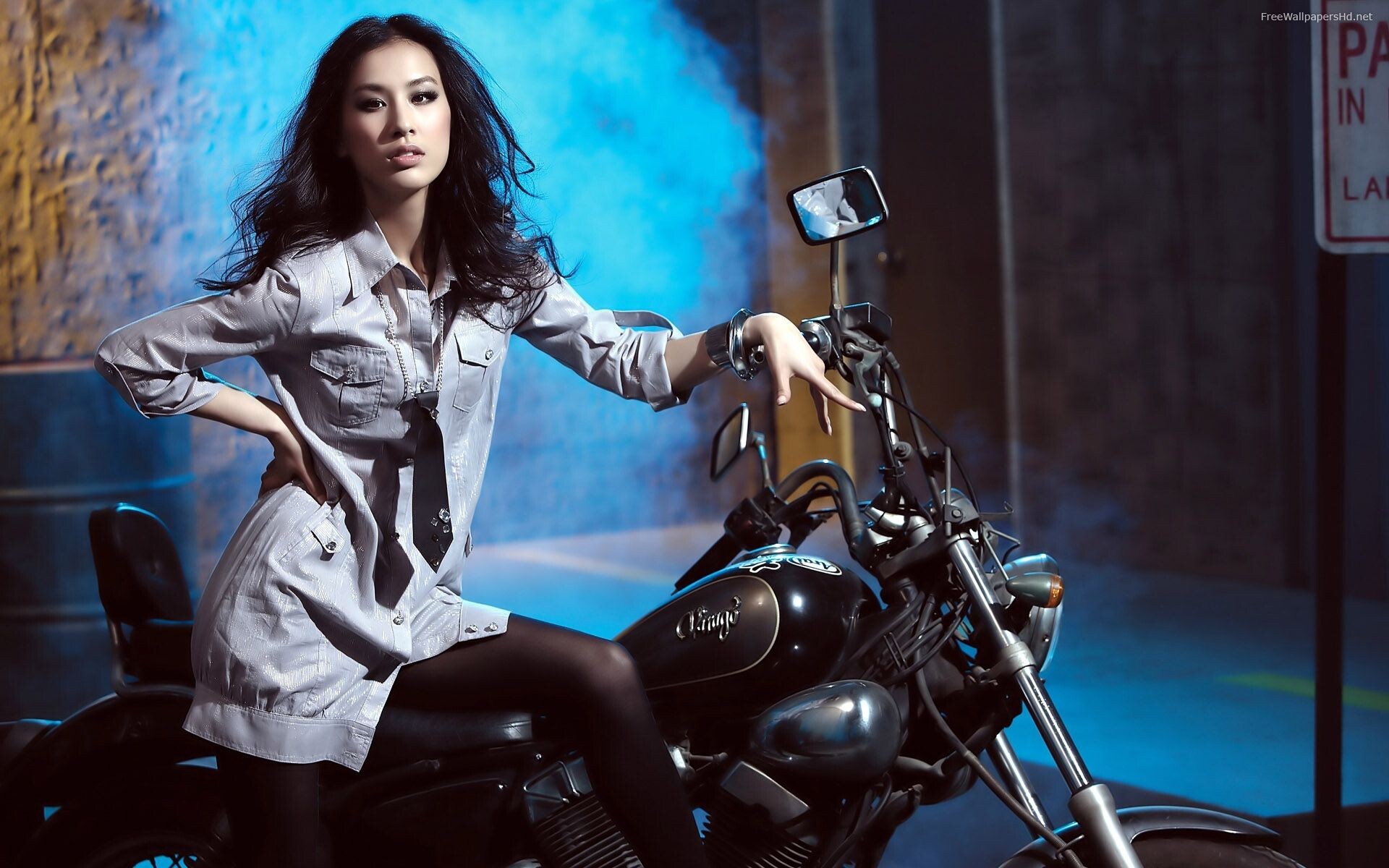 Girls and Motorcycles: Moto Kingo, Motorbikes that are more suitable for female bikers, A daily commuter bike. 1920x1200 HD Wallpaper.