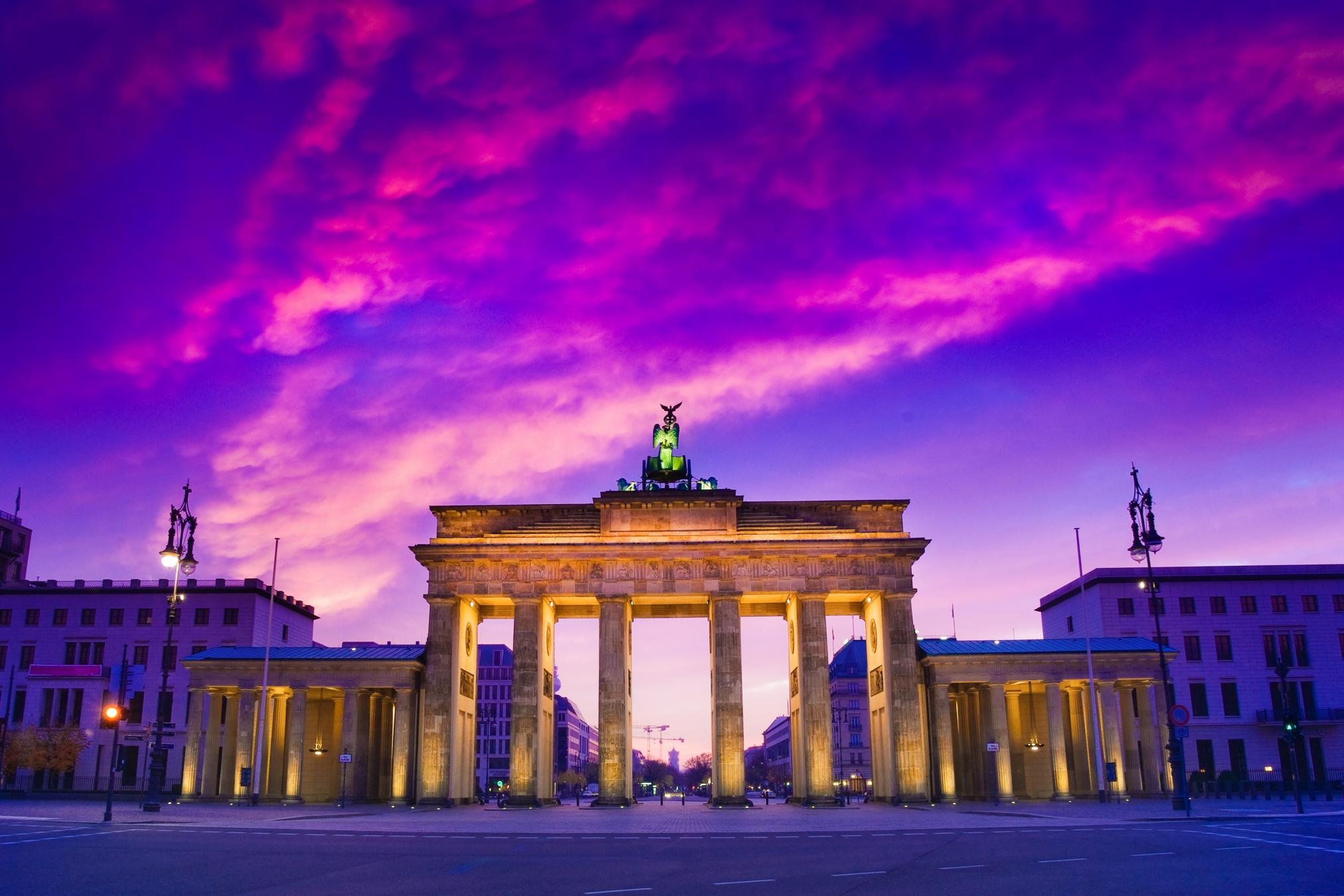 Brandenburg Gate, Berlin, City Heart, 2030x1350 HD Desktop