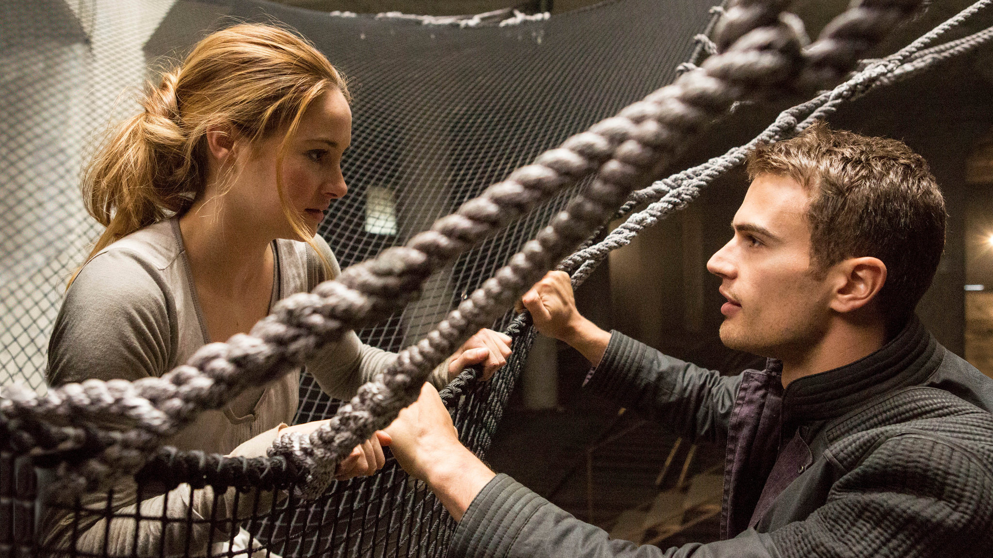 Four and Tris, Divergent movie, Jolted awake, Fear and romance, 2050x1160 HD Desktop