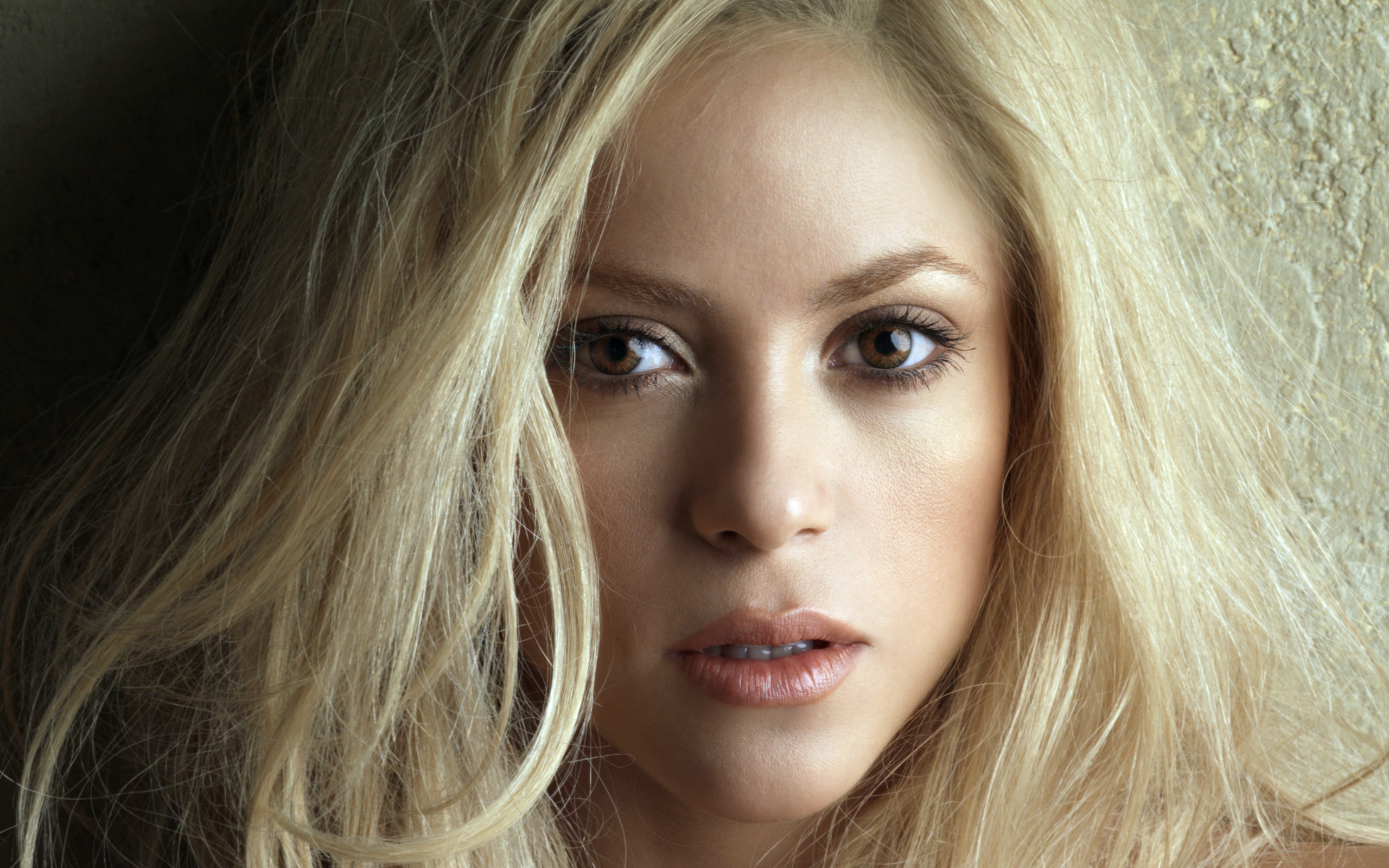 Shakira, HD wallpaper, Stunning background image, Pop sensation, 2560x1600 HD Desktop