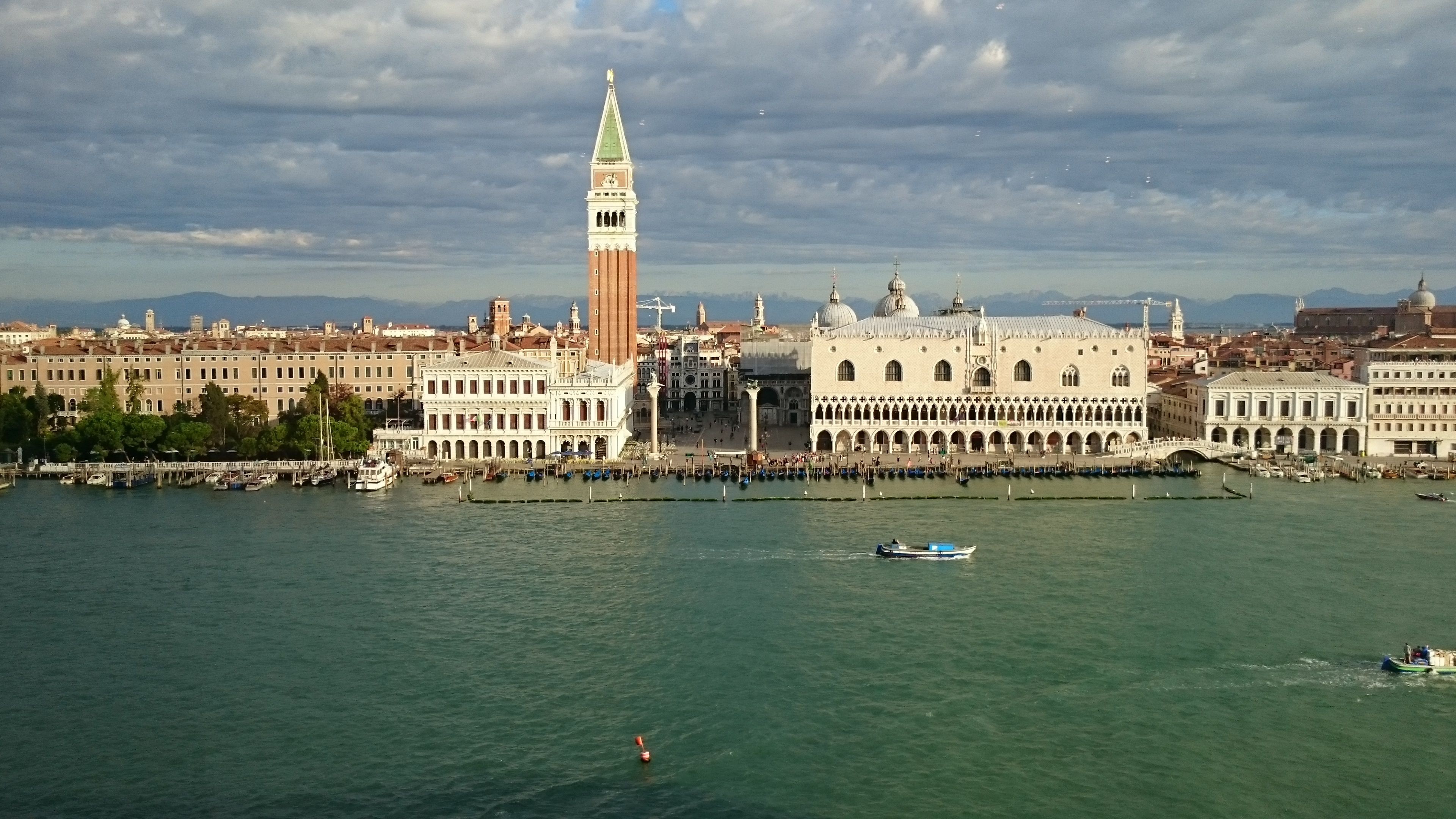 Piazza San Marco, Venezia's plaza, Romantic atmosphere, Unforgettable trips, 3840x2160 4K Desktop