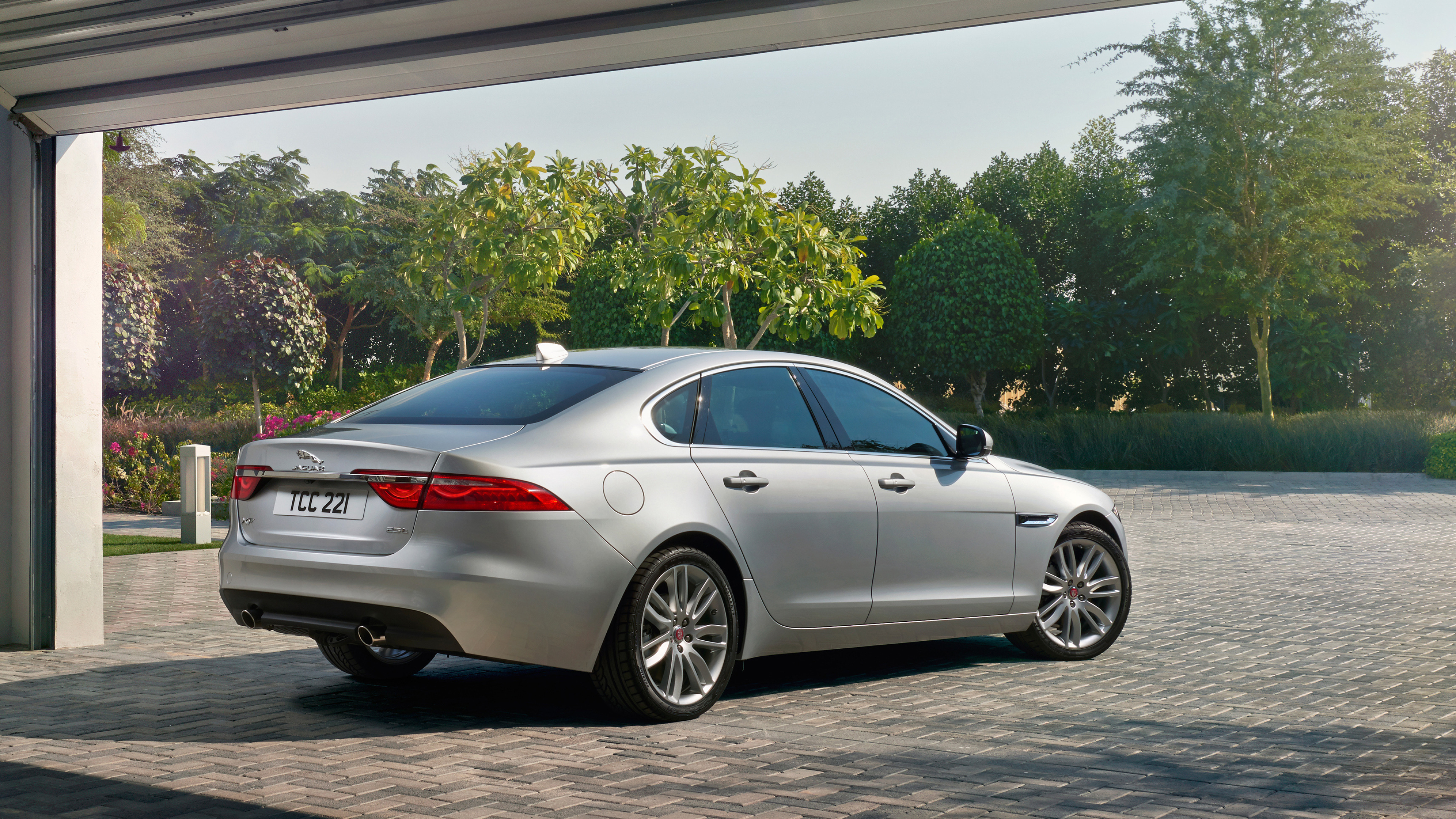 Jaguar XF, Luxury sedan, Stylish design, Automotive excellence, 3840x2160 4K Desktop