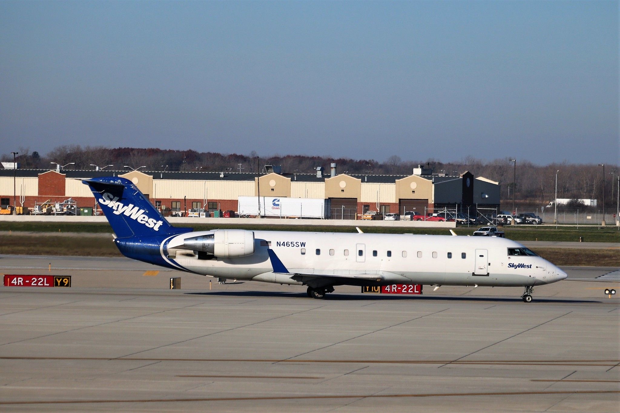 Bombardier CRJ 200, SkyWest Airlines, Commercial Aircraft, SkyWest Airlines, 2050x1370 HD Desktop