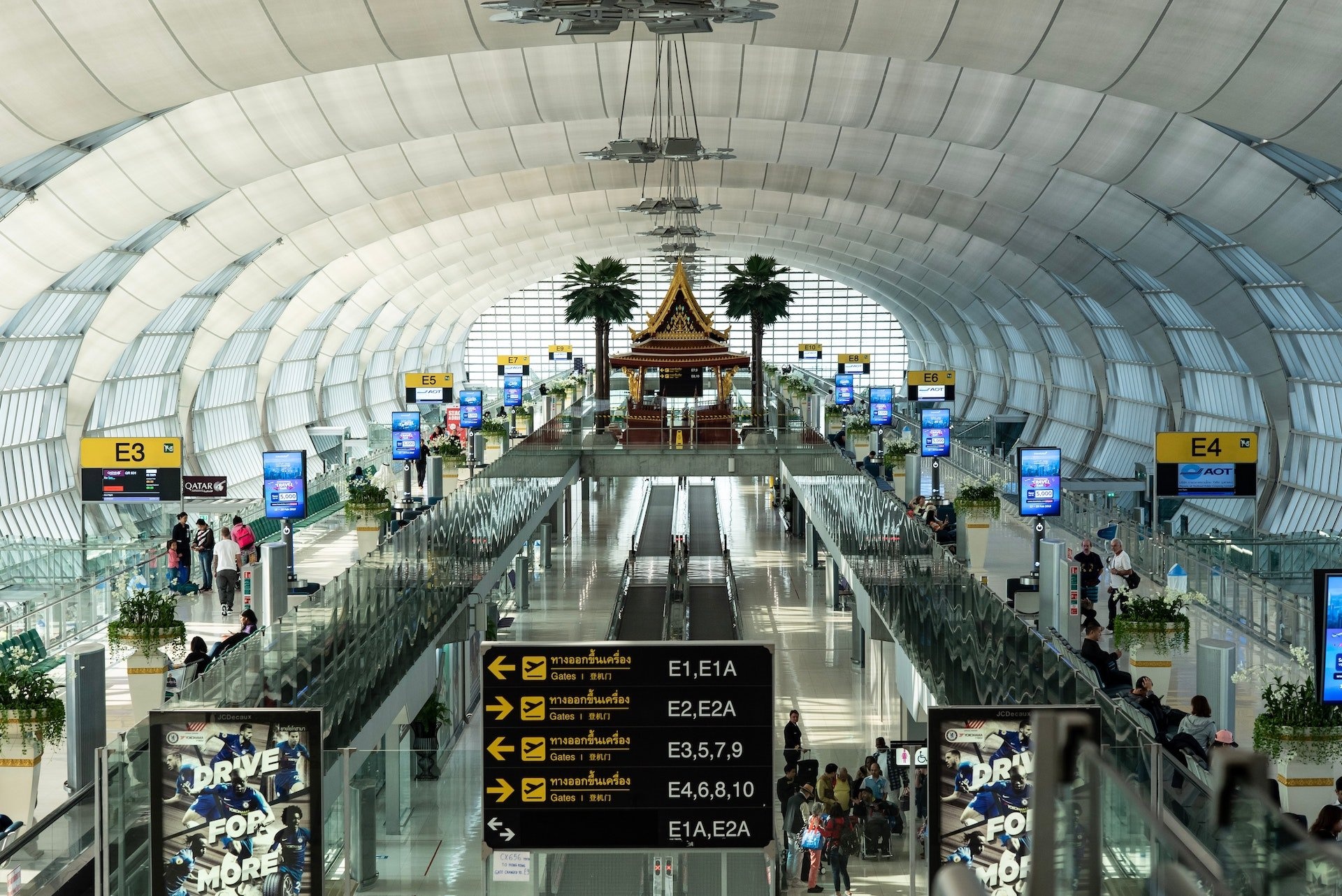 Suvarnabhumi Airport, New terminal, 3rd runway, Bangkok Herald, 1920x1290 HD Desktop