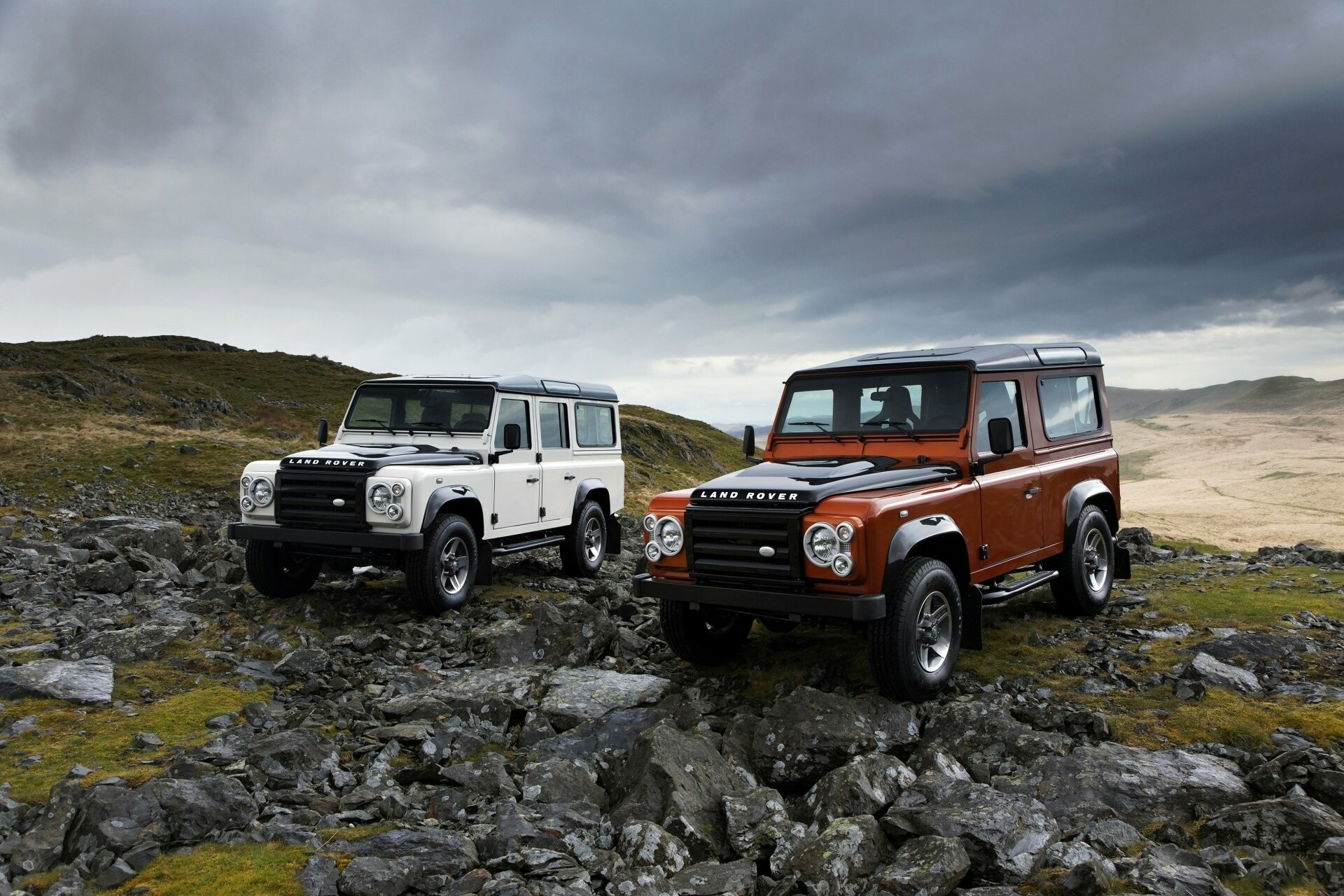 Land Rover: Models 90 (Ninety)/110 (One-Ten)/127 (renamed Defender in 1990) were introduced in 1983. 1920x1280 HD Wallpaper.