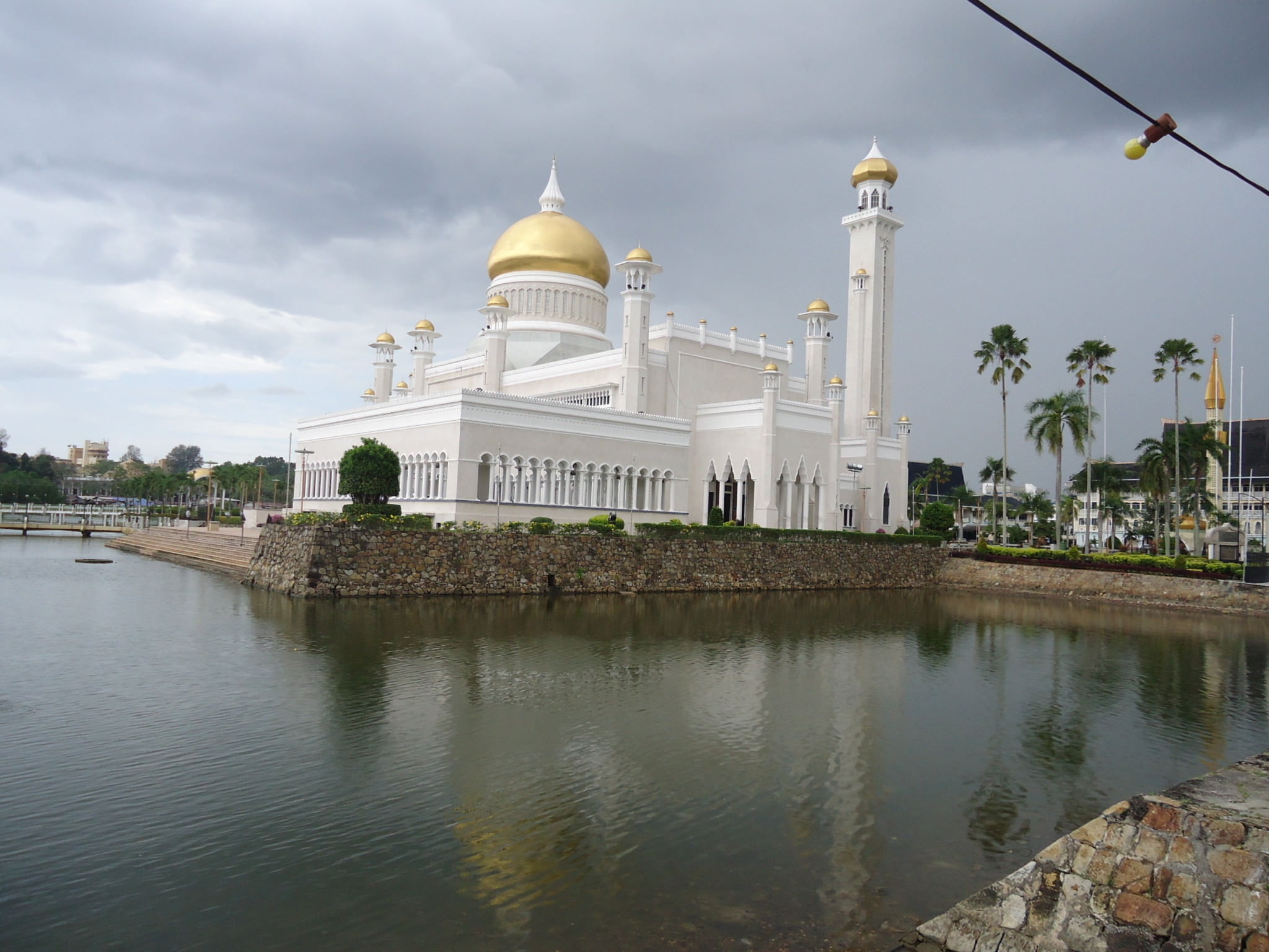 Omar Ali Saifuddien Mosque, Bandar Seri Begawan, Brunei Darussalam, 2050x1540 HD Desktop