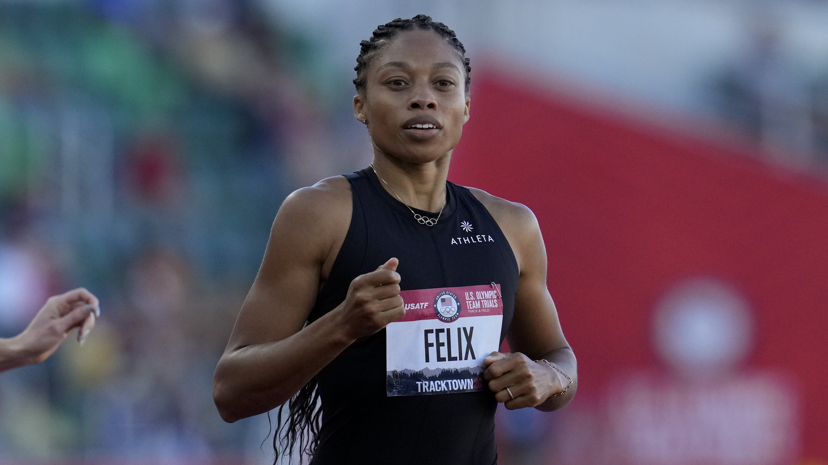 Allyson Felix: The 2015 world champion at 400 meters, Trial. 2820x1590 HD Wallpaper.