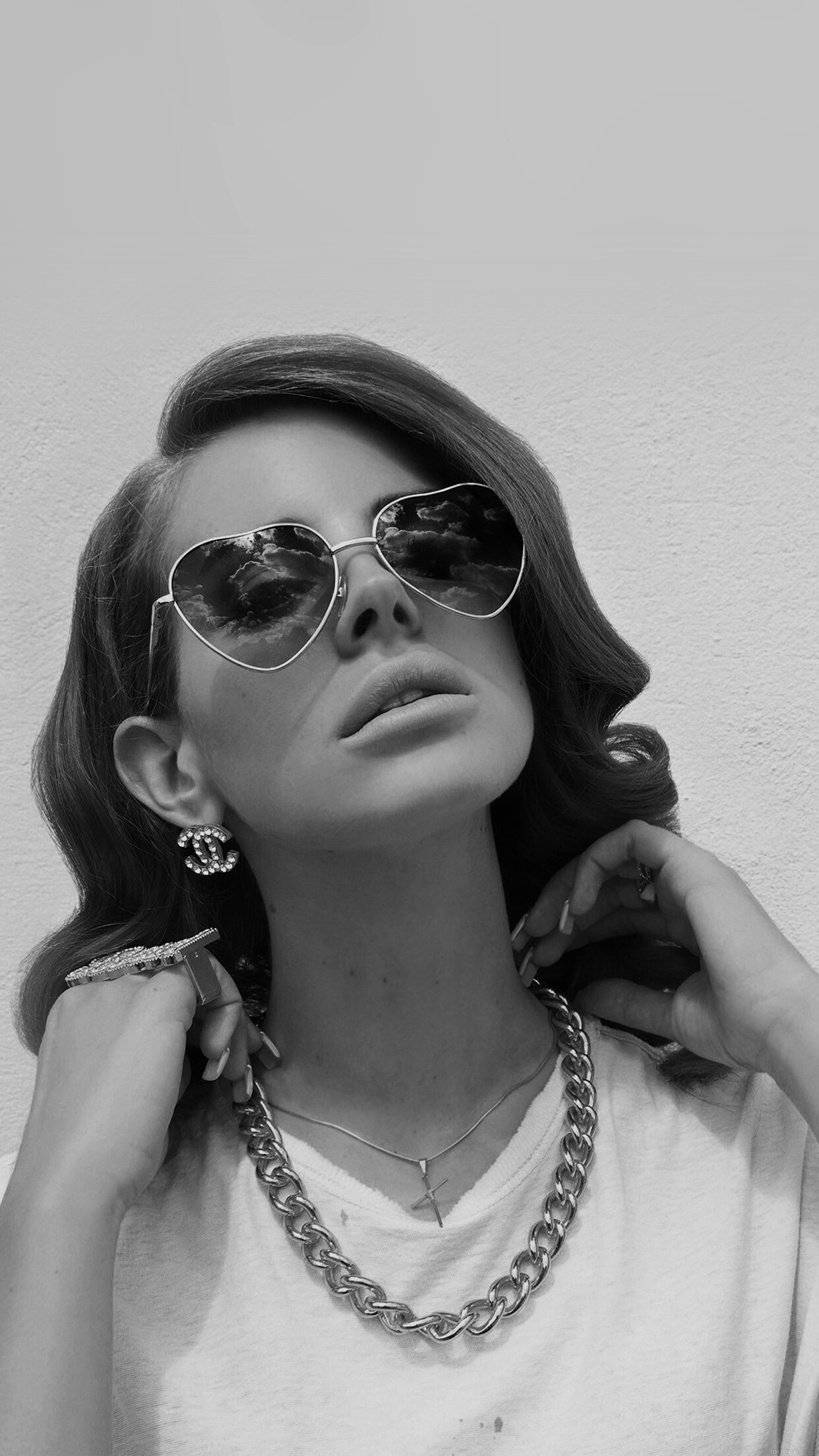 Lana Del Rey: She won a BRIT Award in 2012 for Best International Breakthrough Act, Monochrome. 1250x2210 HD Background.