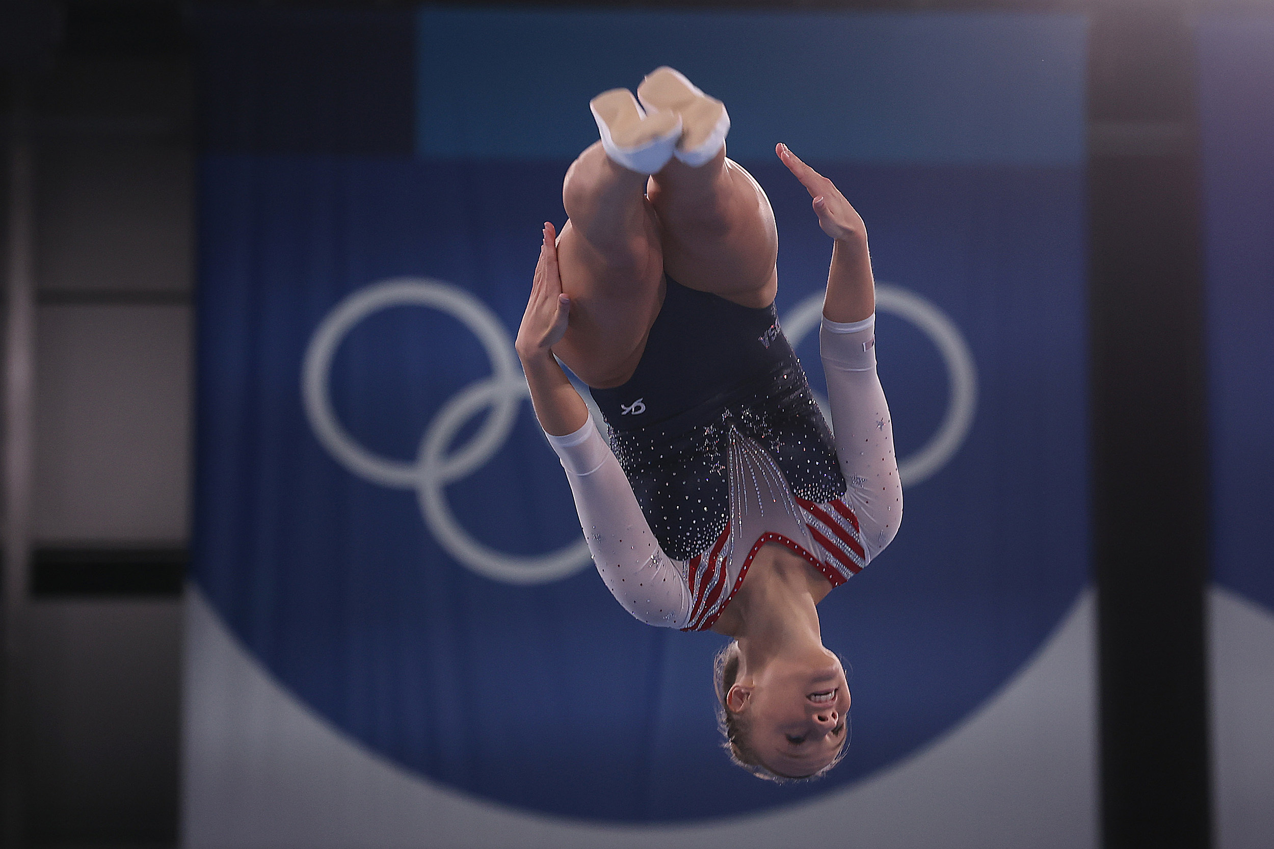 Trampoline gymnastics, Nicole Ahsinger, Olympic performance, Impressive 6th place, 2500x1670 HD Desktop