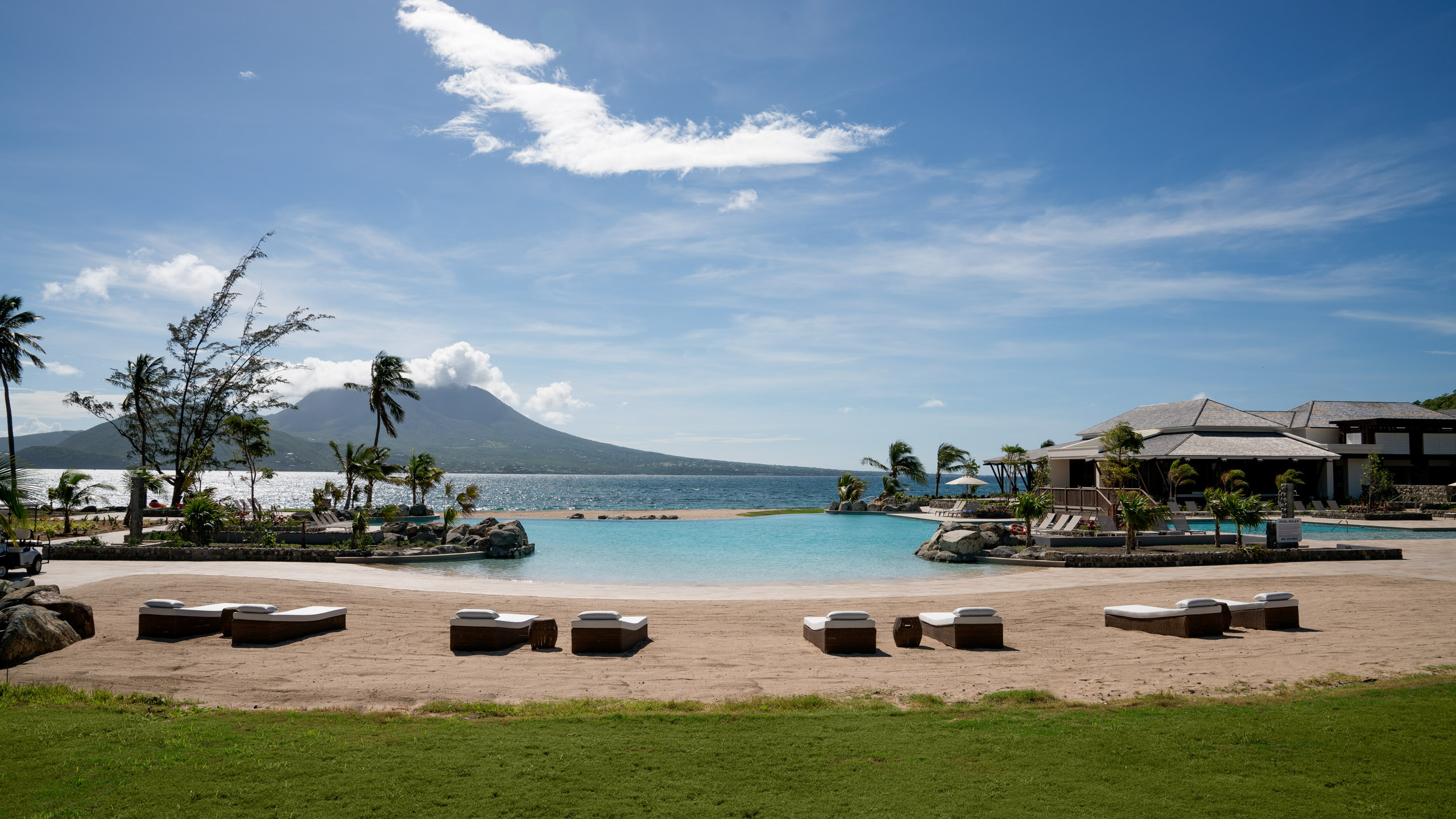 Saint Kitts and Nevis: Park Hyatt, Resort, Beach, Sunbeds. 2560x1440 HD Background.