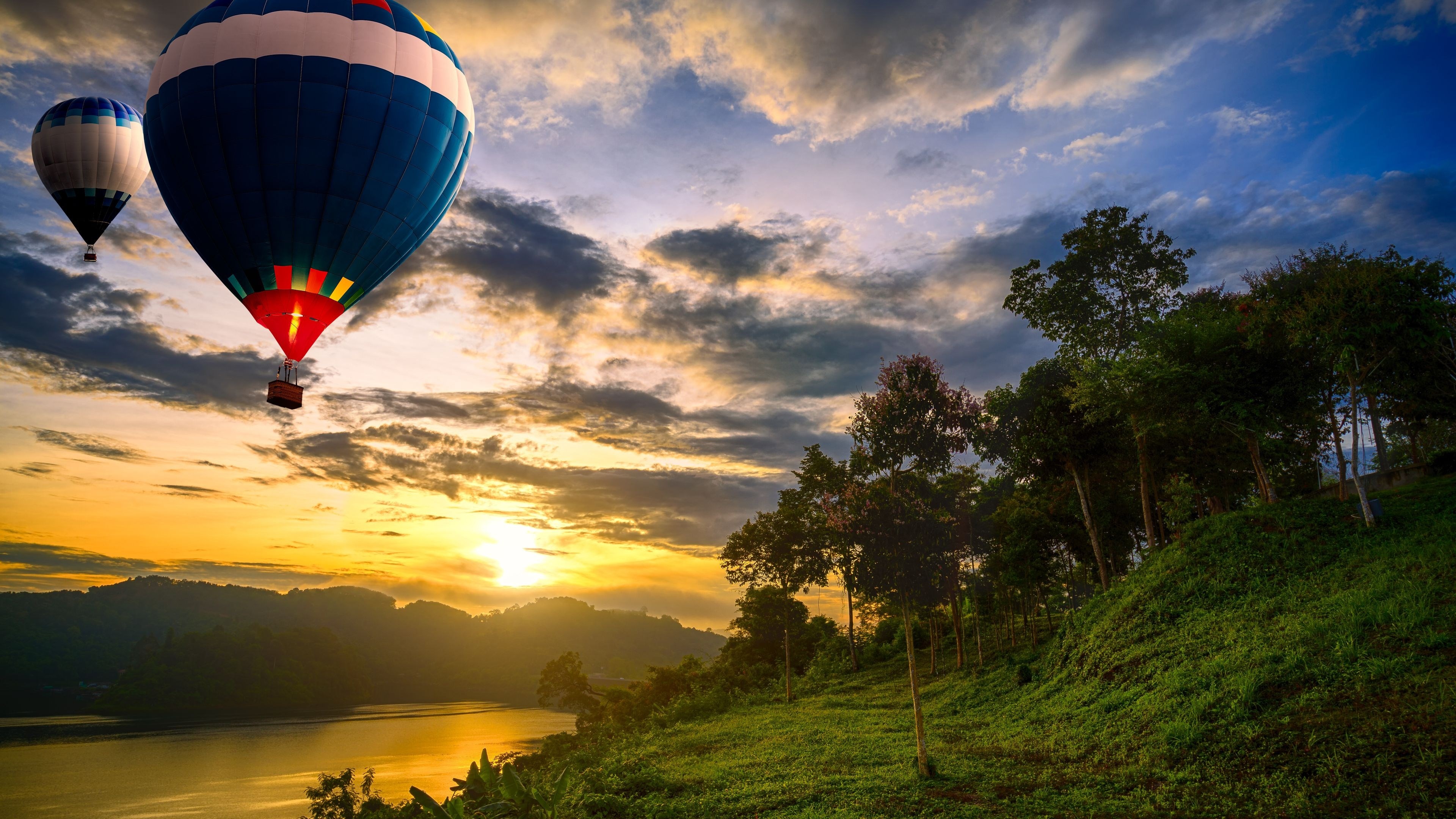 Hot Air Balloon: Sky Trip, Gondola, Divided Into Sections Envelope, Burner. 3840x2160 4K Wallpaper.