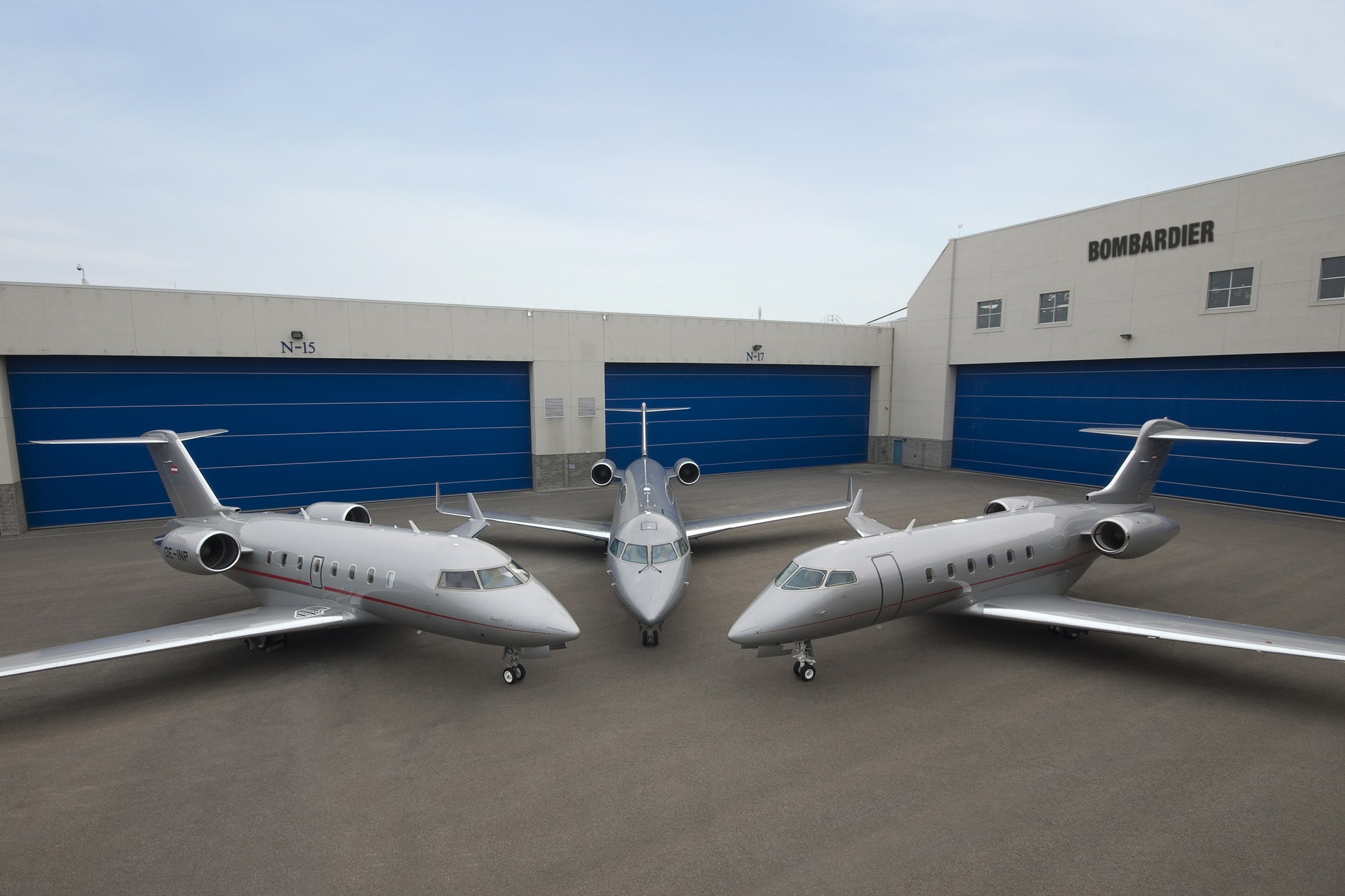 200TH CHALLENGER 300 JET ENTERS SERVICE WITH | Revista Area 2880x1920